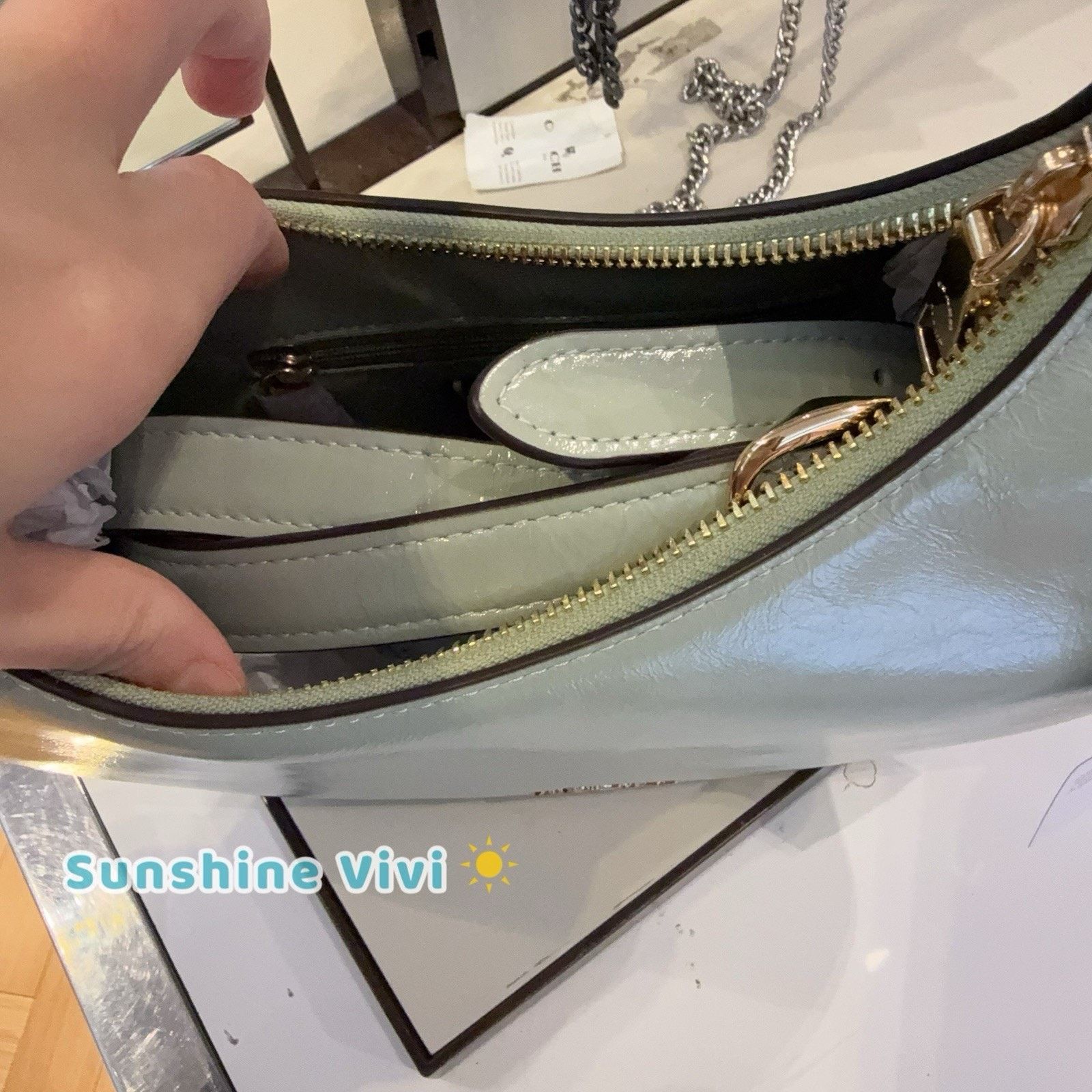 Coach NWT Coach Emily Shoulder Bag CDX24 glazed leather Pistachio Size ONE SIZE - 5 Thumbnail
