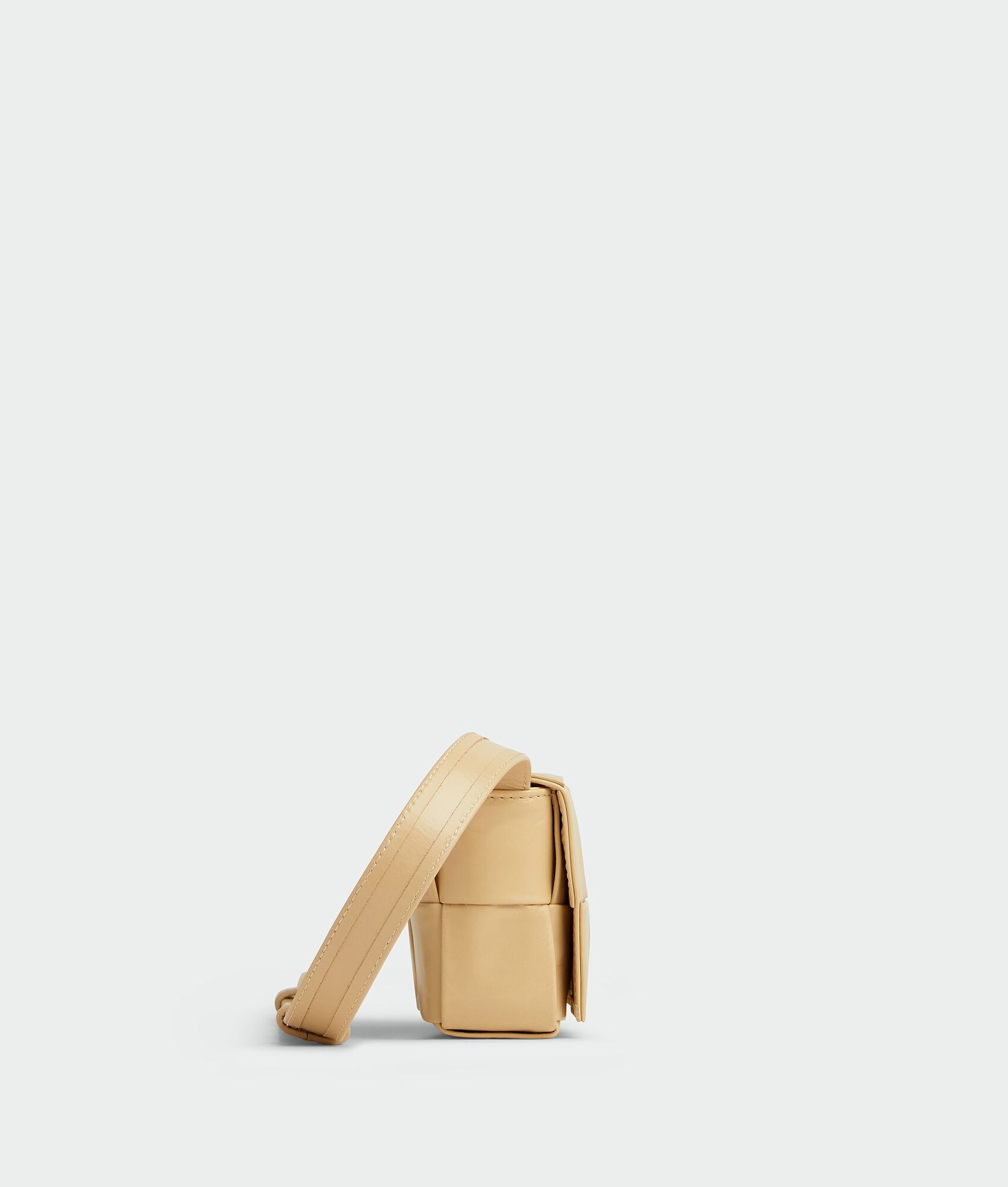 Bottega Veneta o1n1vont0225 Size: OS / Candy Cassette Bag in Beige Size ONE SIZE - 2 Thumbnail