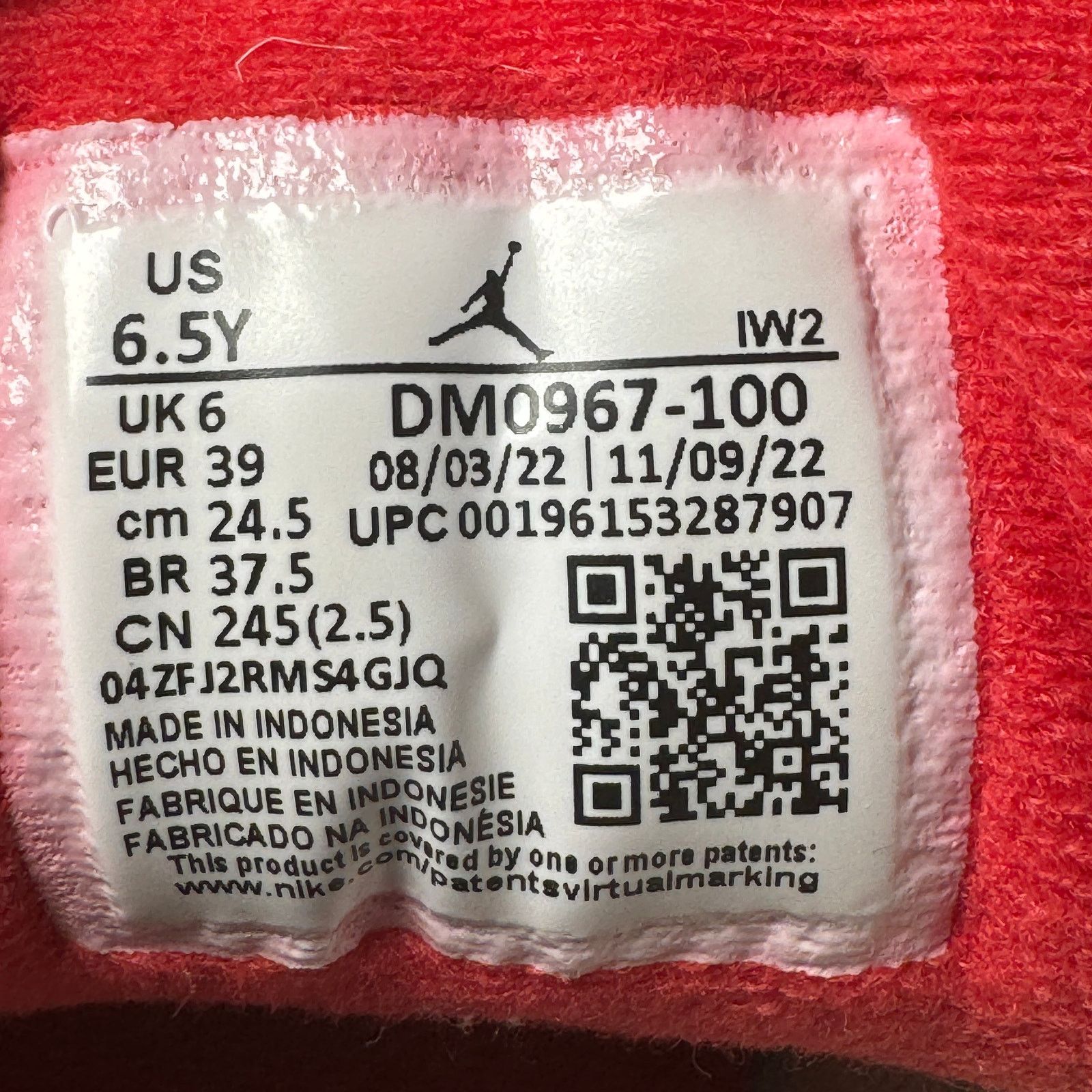 Jordan Brand × Nike Size 6.5 - Air Jordan 3 Retro GS White Cement Reimagined Size US 6.5 / EU 39-40 - 8 Thumbnail
