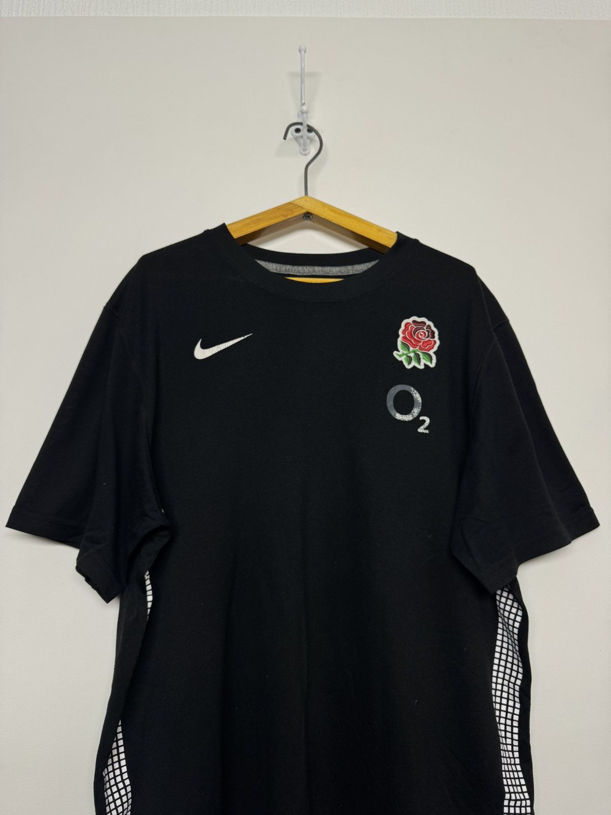 Nike Vintage Y2k Nike England O2 Soccer Jersey T-Shirt 00’s Size US M / EU 48-50 / 2 - 2 Thumbnail