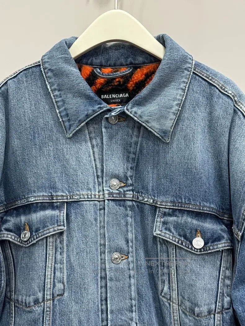 Balenciaga Balenciaga Year of the tiger reversible denim jacket Size US S / EU 44-46 / 1 - 3 Thumbnail