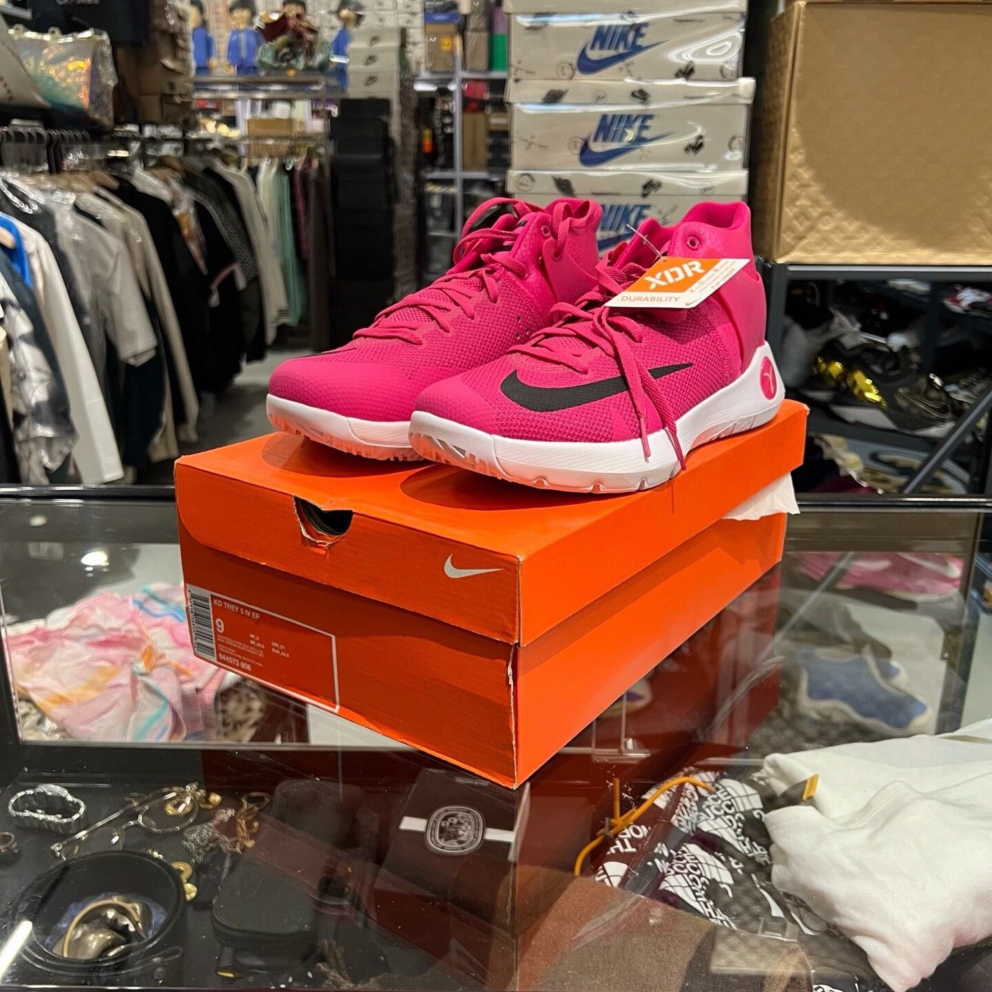 Nike Nike Lowtop Sneakers 9.5 Men Size US 9.5 / EU 42-43 - 1 Thumbnail