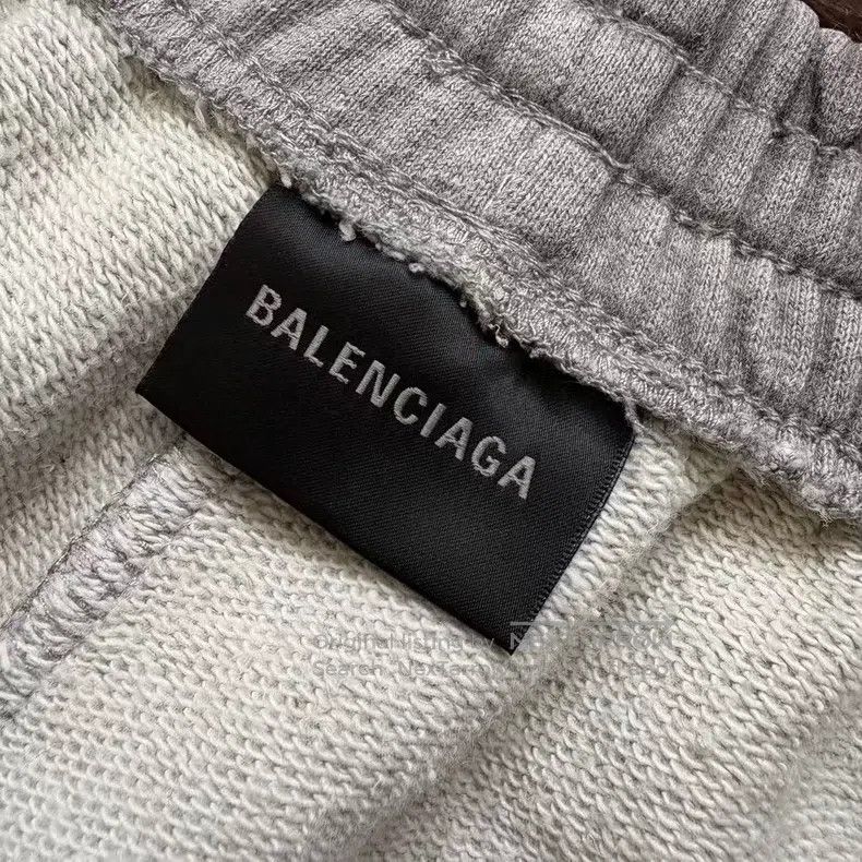 Balenciaga Balenciaga size M Gray logo graffiti Manchester United bag Size US 27 - 3 Thumbnail