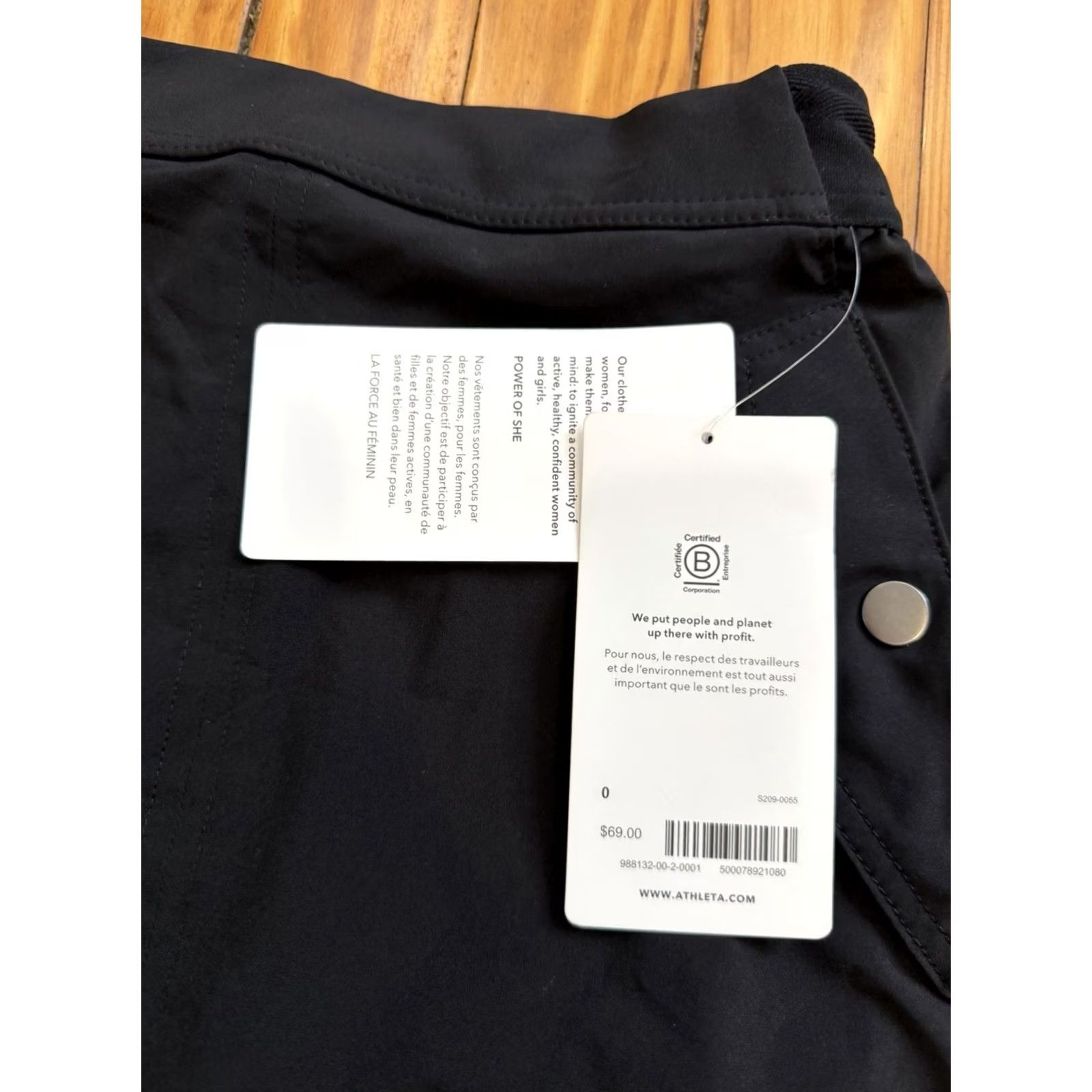 Athleta Athleta Skort Black Size 0 Cargo Shorts Built In Lined Moisture Wicking Quick Dry Elastic Waist Knee Length Regular Women Size 25" / US 0 / IT 36 - 4 Thumbnail