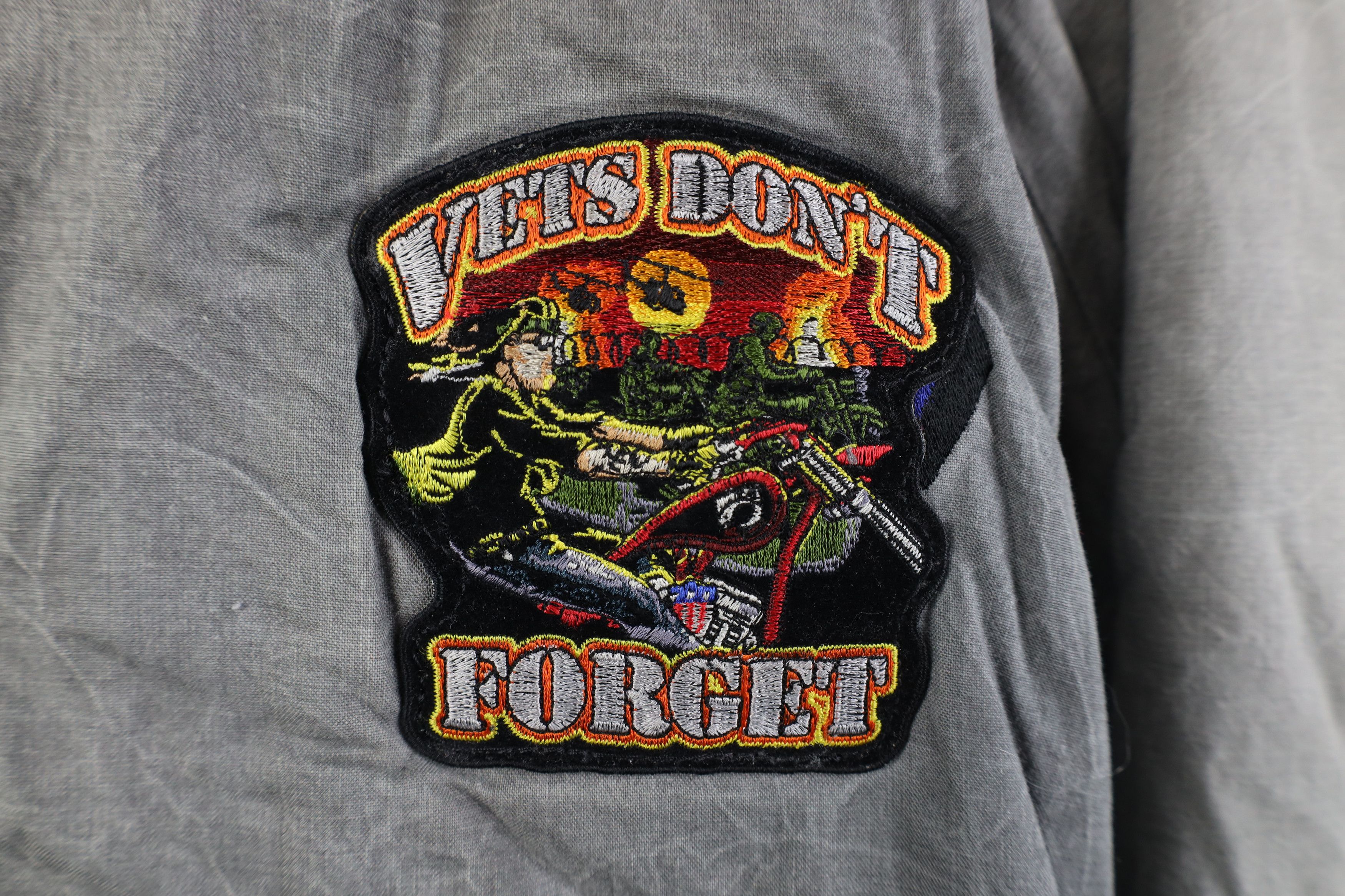 Vintage 90s Veterans Don't Forget Military Puffer Jacket