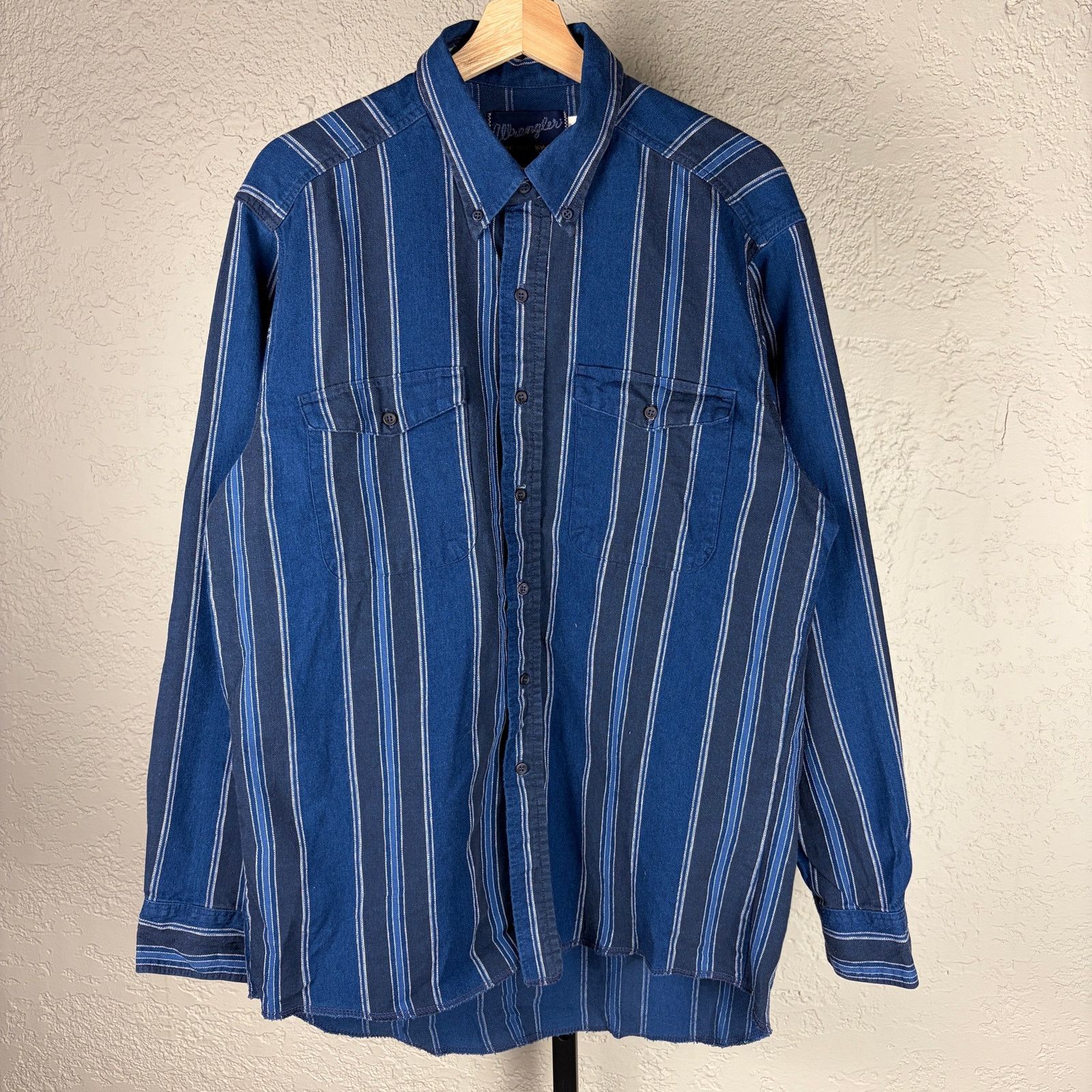 Wrangler Wrangler Vintage 80s X Long Tails Large Button Down Shirt Size US L / EU 52-54 / 3 - 1 Thumbnail