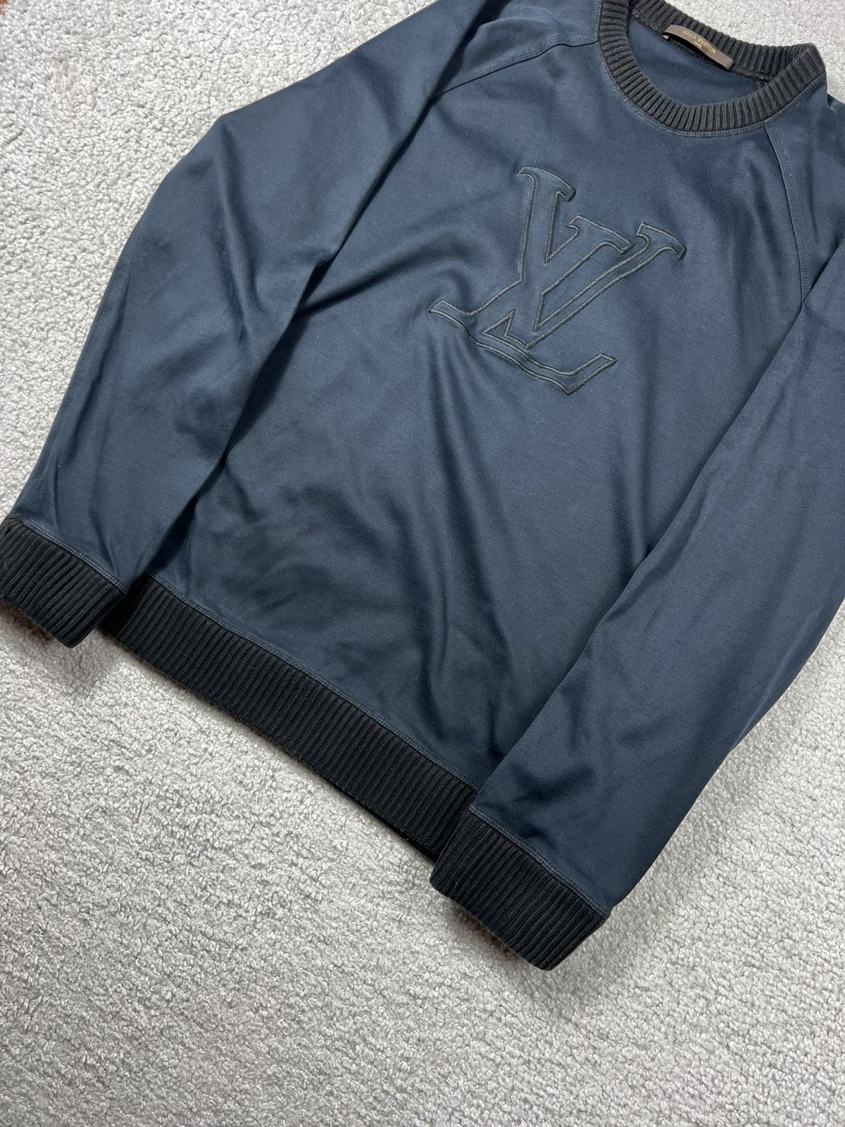 Louis Vuitton Louis Vuitton LV Embroidered Logo Blue Swetshirt Size L Size US L / EU 52-54 / 3 - 2 Thumbnail