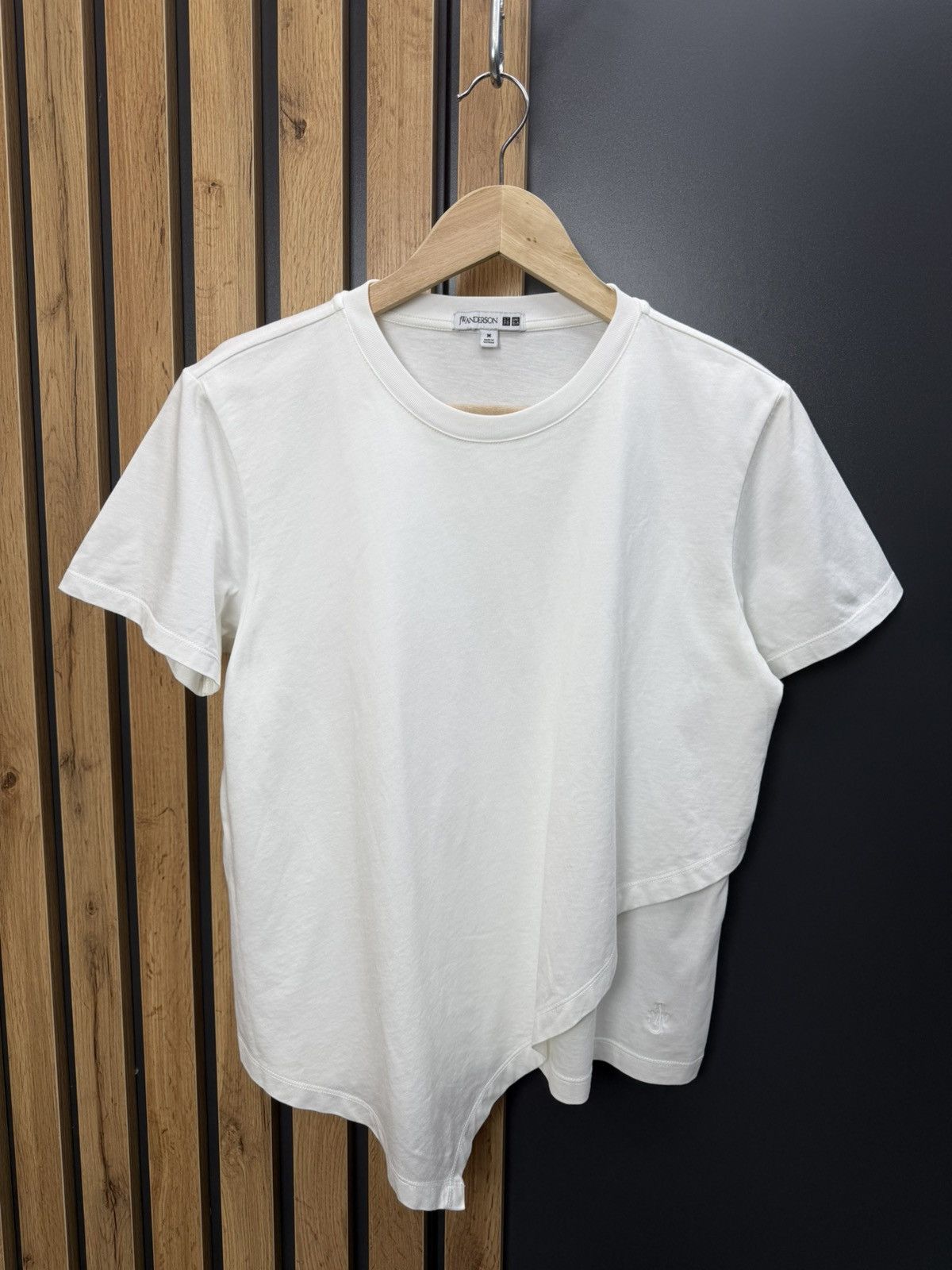JW Anderson × Uniqlo JW Anderson x Uniqlo Asymmetric Layered T-Shirt White Size M Size M / US 6-8 / IT 42-44 - 4 Thumbnail