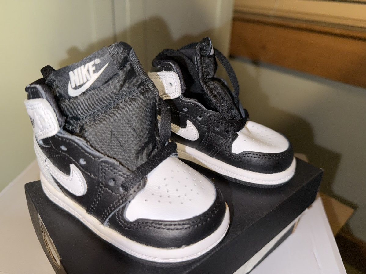 Jordan Brand NEW! Nike Air Jordan 1 Retro OG High TODDLER size 4c OG Box! Size US 5 / EU 37 - 6 Thumbnail