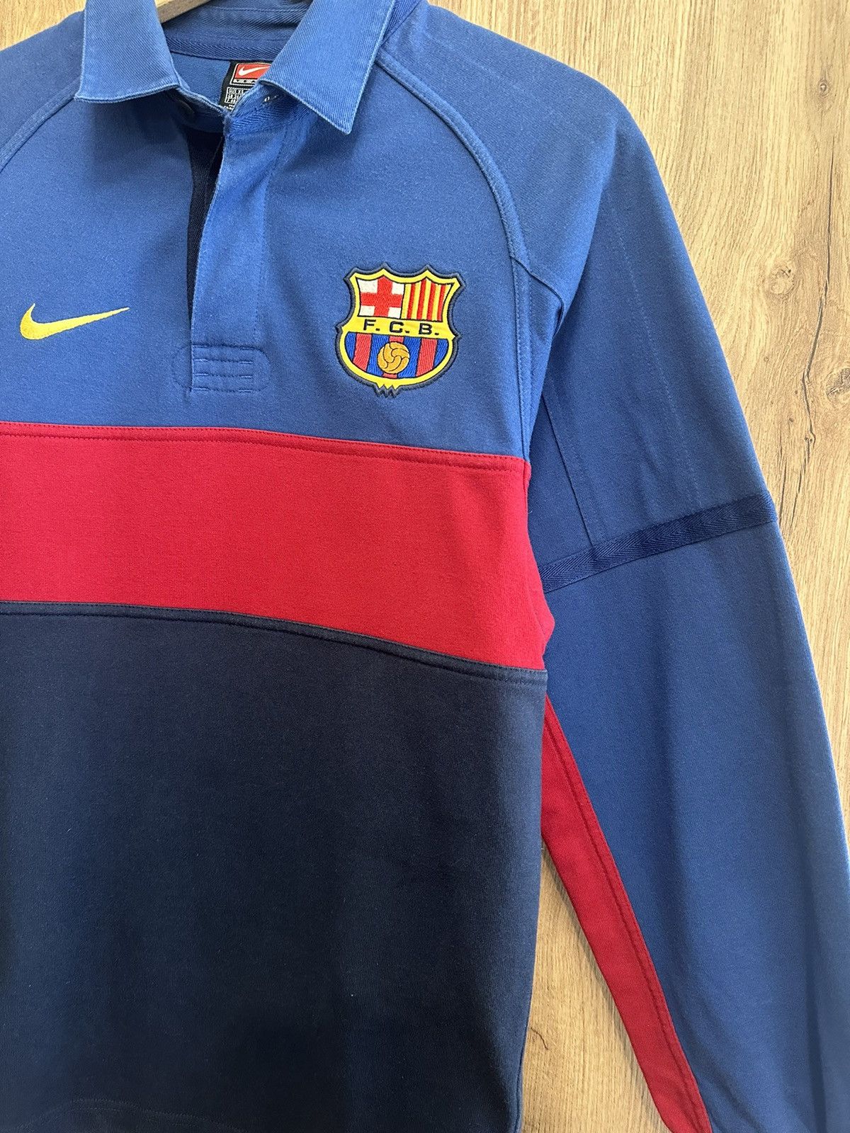 Vintage Nike FC Barcelona Jersey Long Sleeve 90s with number Size US S / EU 44-46 / 1 - 6 Thumbnail