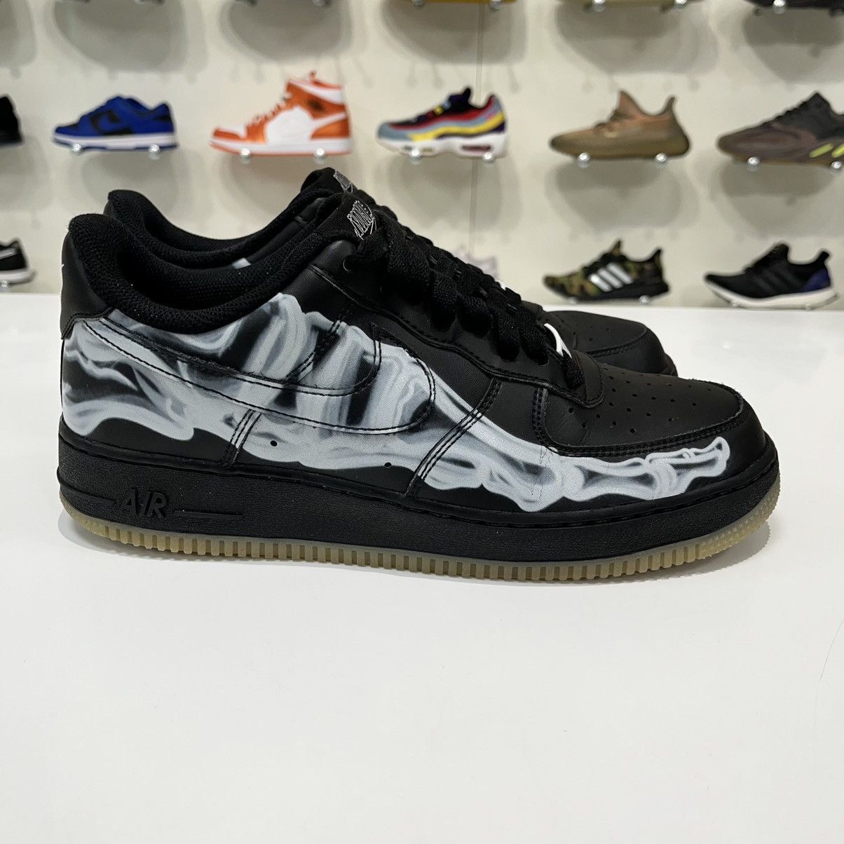 Nike Nike Air Force 1 Low Black Skeleton Halloween (2019) Size US 8.5 / EU 41-42 - 7 Thumbnail