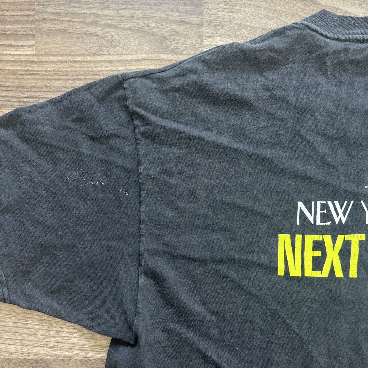 Vintage Vintage The New Yorker Magazine Next Issue T-shirt 90s XL Size US XL / EU 56 / 4 - 8 Thumbnail
