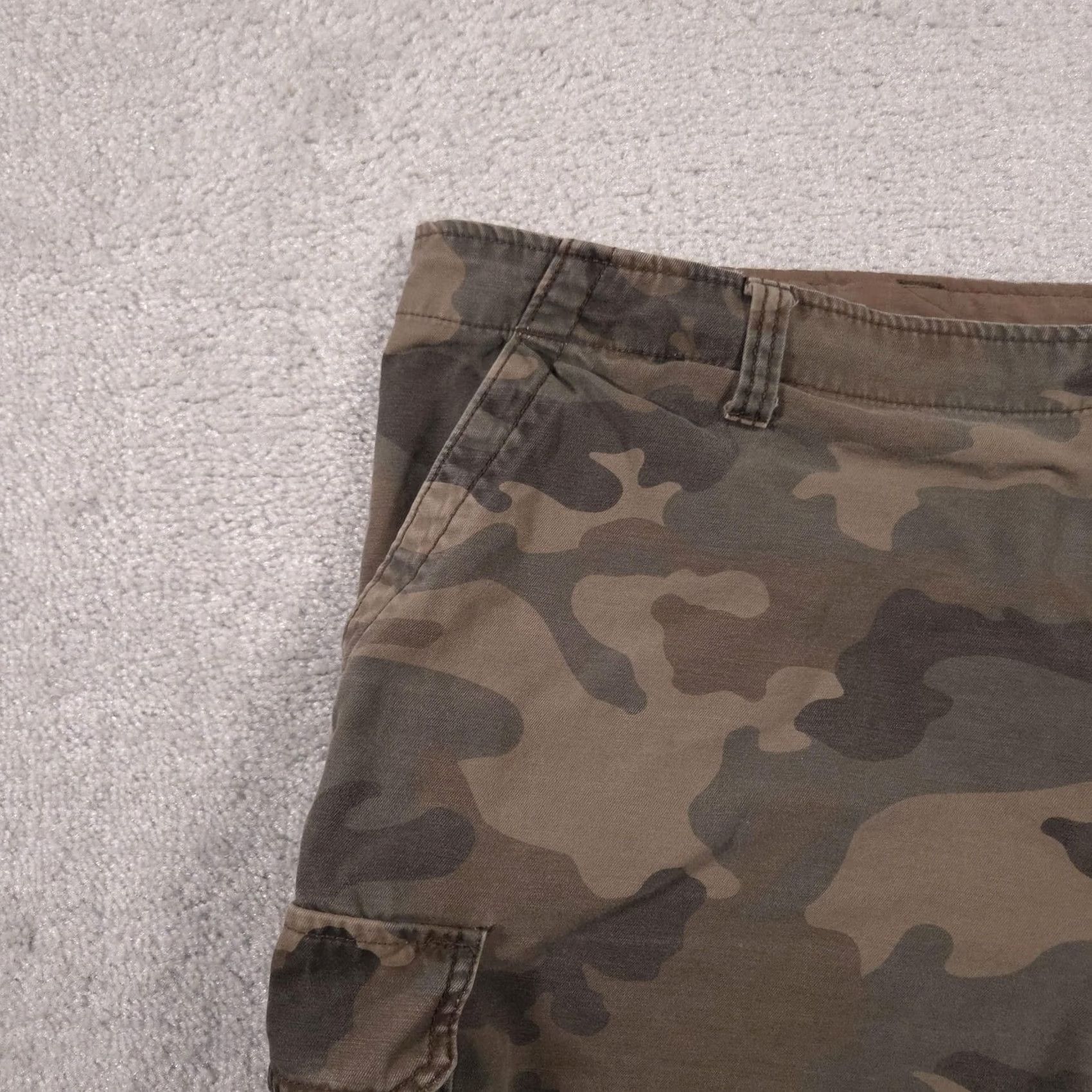 Faded Glory Faded Glory Shorts Mens 46 Cargo Cotton Camouflage Pockets Zip Fly Relaxed Fit Casual Urban Army Green 90s Mens Size US 30 / EU 46 - 4 Thumbnail