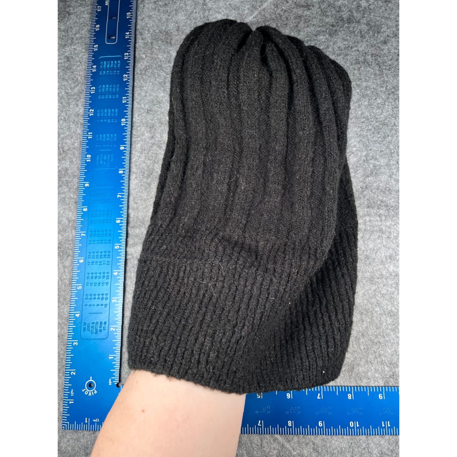 Vintage Berkshire Handker. Beanie Toque Adult One Size Black Knit 100% Acrylic Ski Pom Hat/Cap Mens Womens Adults One Size Black Knit 100% Acrylic Ski Pom Size ONE SIZE - 6 Thumbnail
