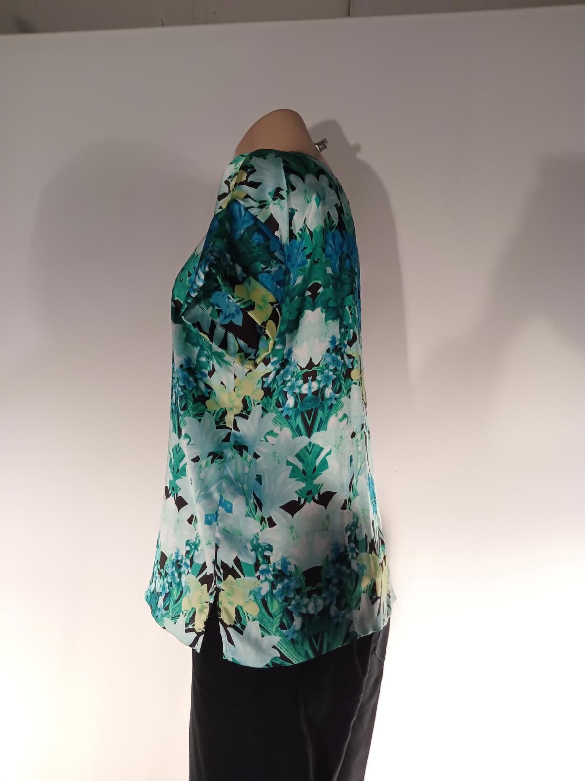 Designer Vibrant Floral Print Blouse Size M / US 6-8 / IT 42-44 - 2 Thumbnail