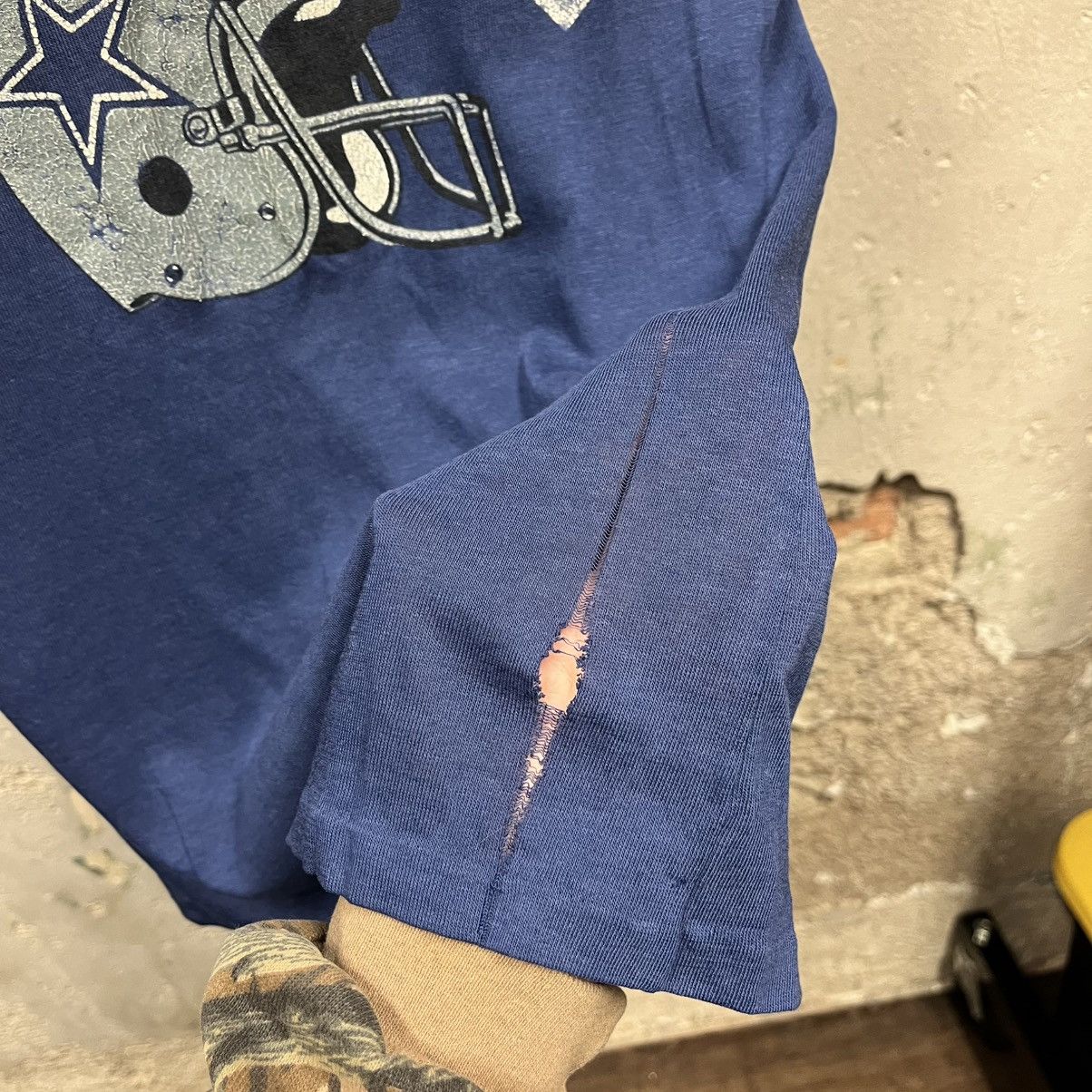 Other Dallas Cowboys Vintage 80s Paper Thin Helmet Garan NFL Tee Size US S / EU 44-46 / 1 - 7 Thumbnail