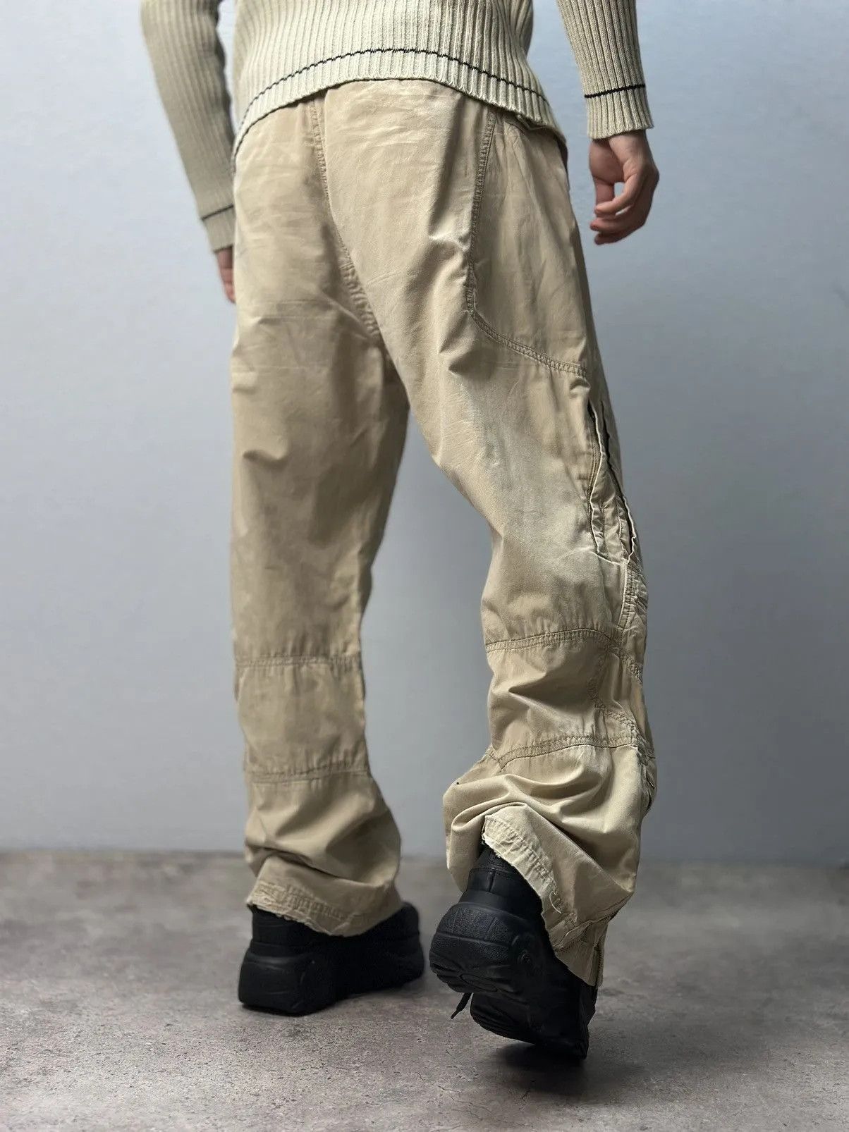Nike Vintage Nike Cargo Baggy Japan Avantgarde Faded Bontage Y2K Size US 36 / EU 52 - 11 Thumbnail