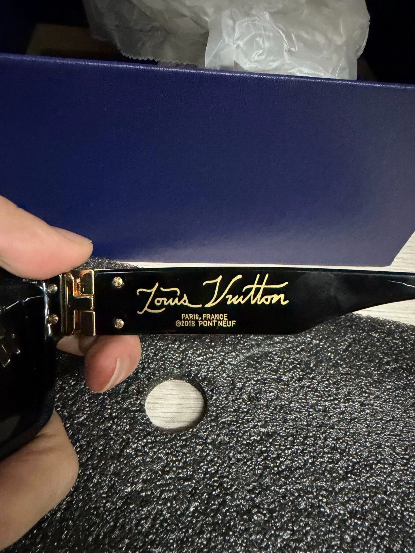 Louis Vuitton Louis Vuitton Black and Gold Square Sunglasses Size ONE SIZE - 4 Thumbnail