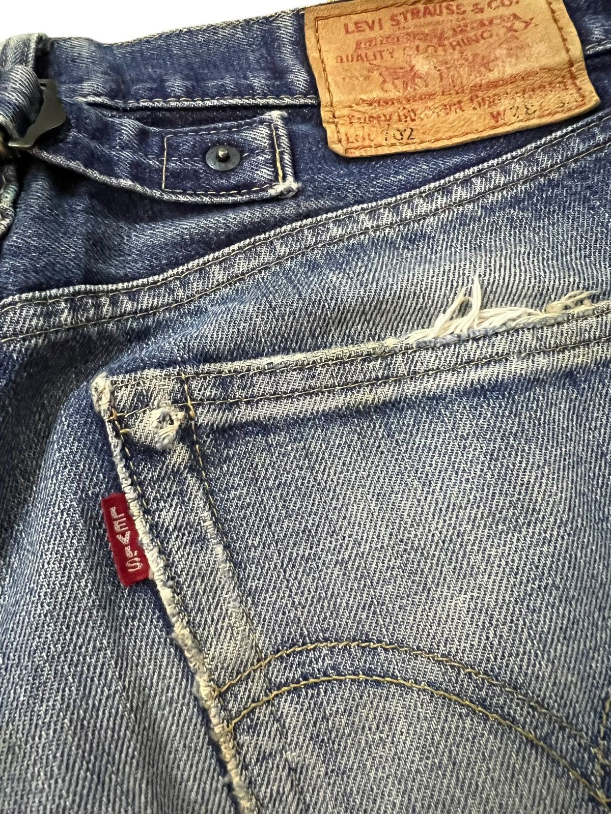 Levi's LEVI’S 702 BIG E BACKLE BACK SELVEDGE FADED DISTRESSED JEAN Size US 28 / EU 44 - 20 Thumbnail