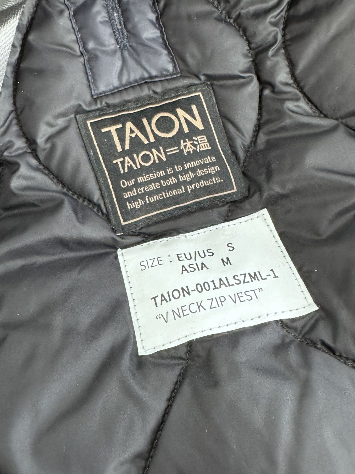 TAION Taion Military V-Neck Soft Shell Down Vest Size US S / EU 44-46 / 1 - 3 Thumbnail