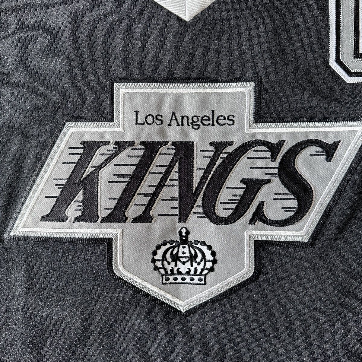 Ccm LA Kings Gretzky CCM Heroes of Hockey Auth Throwback Jersey Size US S / EU 44-46 / 1 - 7 Thumbnail
