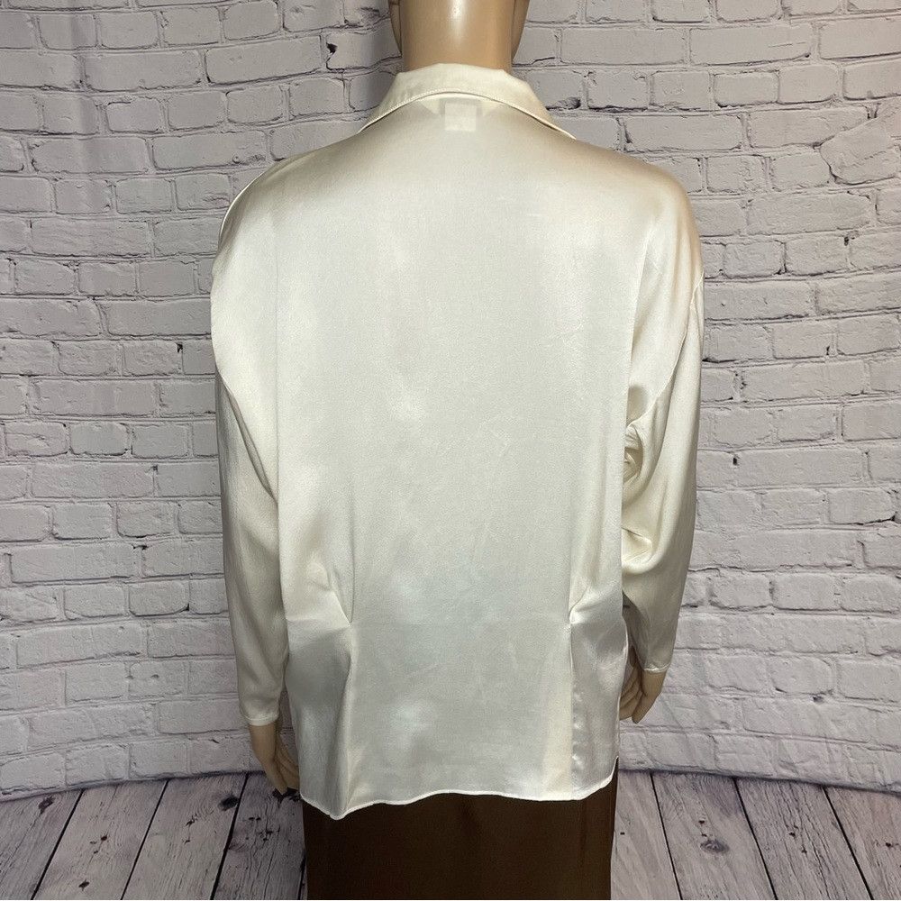 St. John Vintage St. John Silk Ivory Long Sleeve Blouse Size 4 Size S / US 4 / IT 40 - 9 Thumbnail