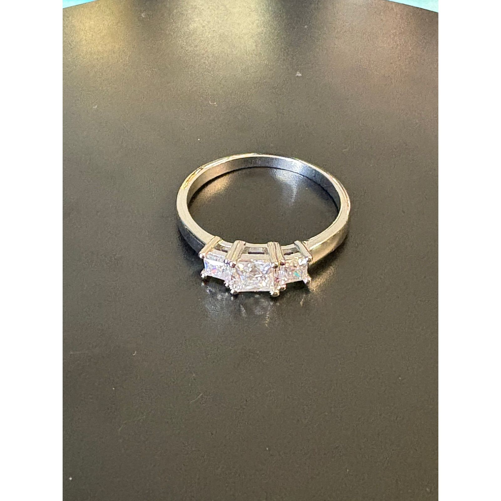Jewelry SZ 8 - Moissanite 1CTW, 3 Stone Silver Ring w/ GRA Size ONE SIZE - 4 Thumbnail
