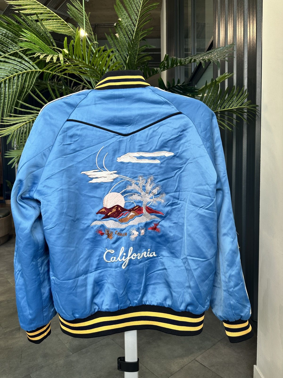 Coach Coach Women's Reversible California Varsity jacket. Size M / US 6-8 / IT 42-44 - 2 Thumbnail