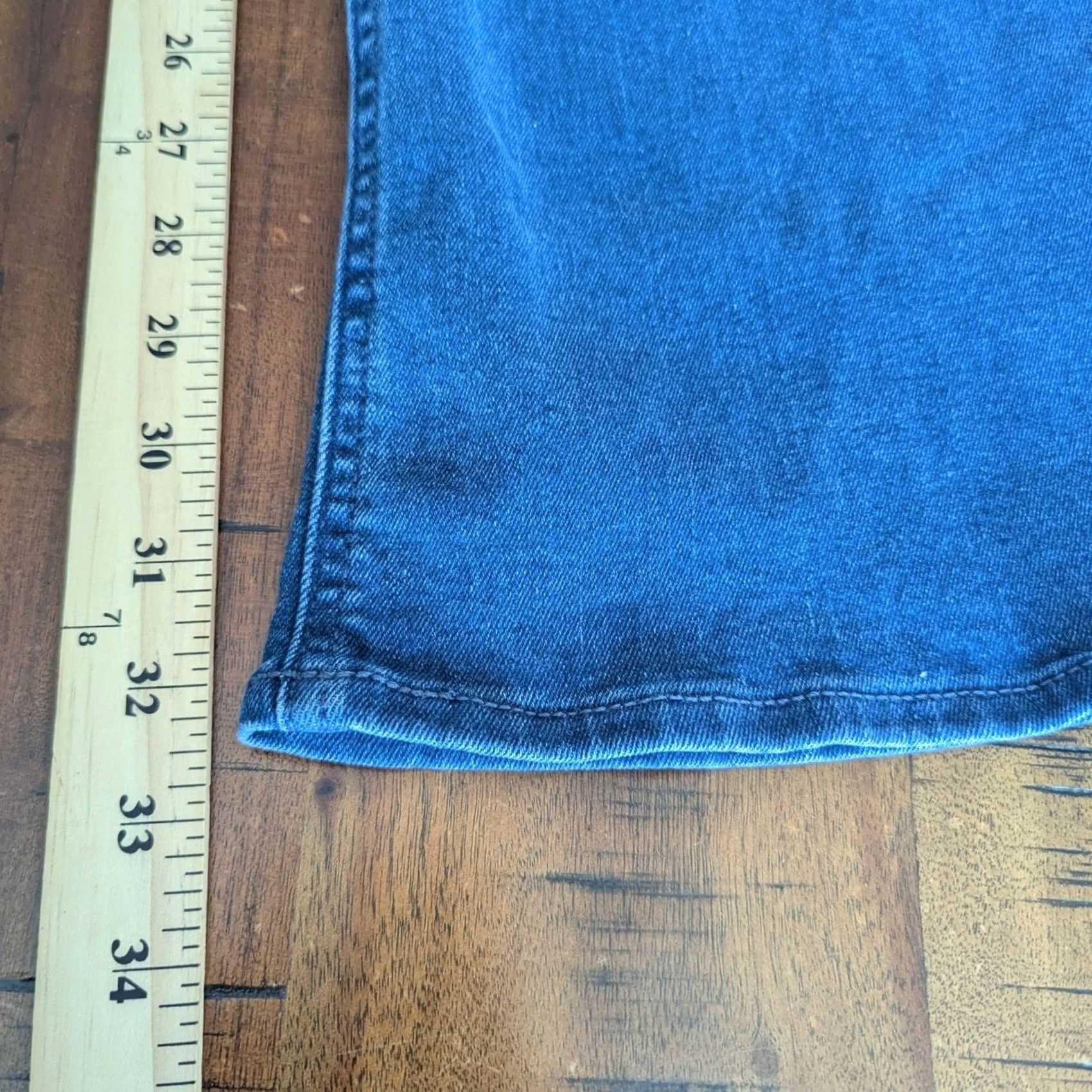 Old Navy Old Navy Wow Flare Jeans Blue Medium Wash Denim High Rise Womens 4 Tall Boho Jeans Size 27" / US 4 / IT 40 - 6 Thumbnail
