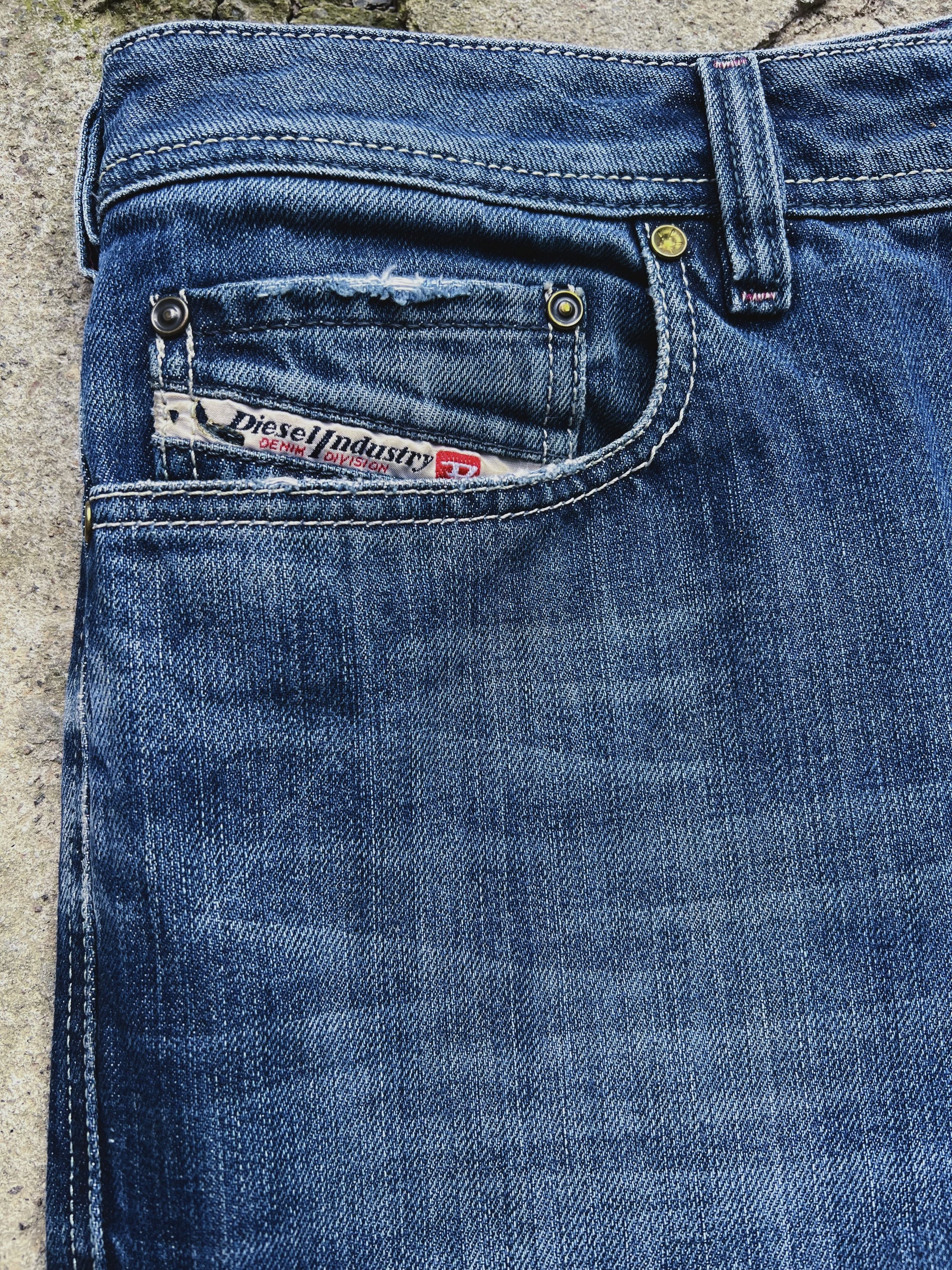 Diesel Y2K Diesel Flared Distressed Emdroidery Denim Jeans Size US 33 - 9 Thumbnail