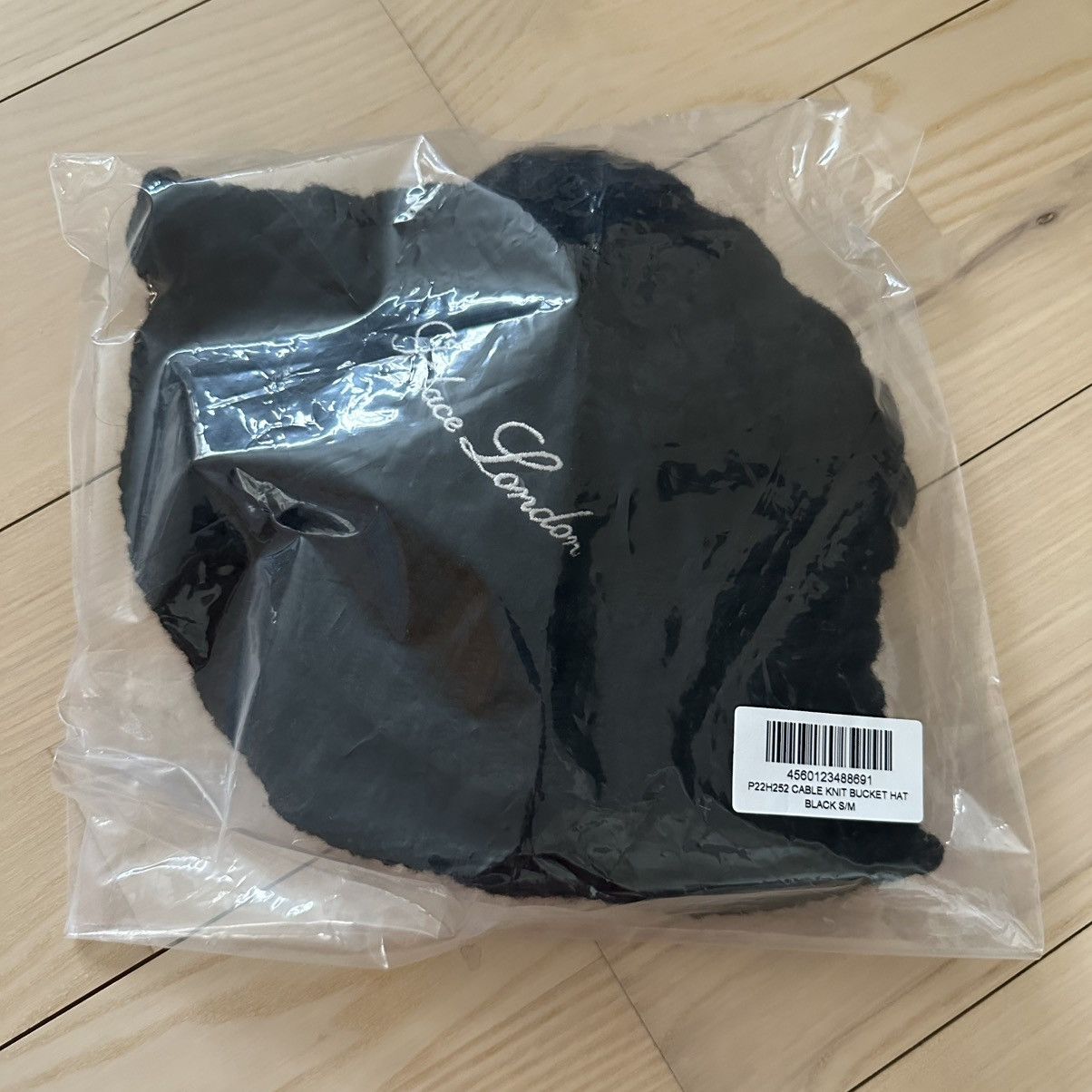 Palace Palace cable knit bucket hat S/M black Size ONE SIZE - 1 Thumbnail
