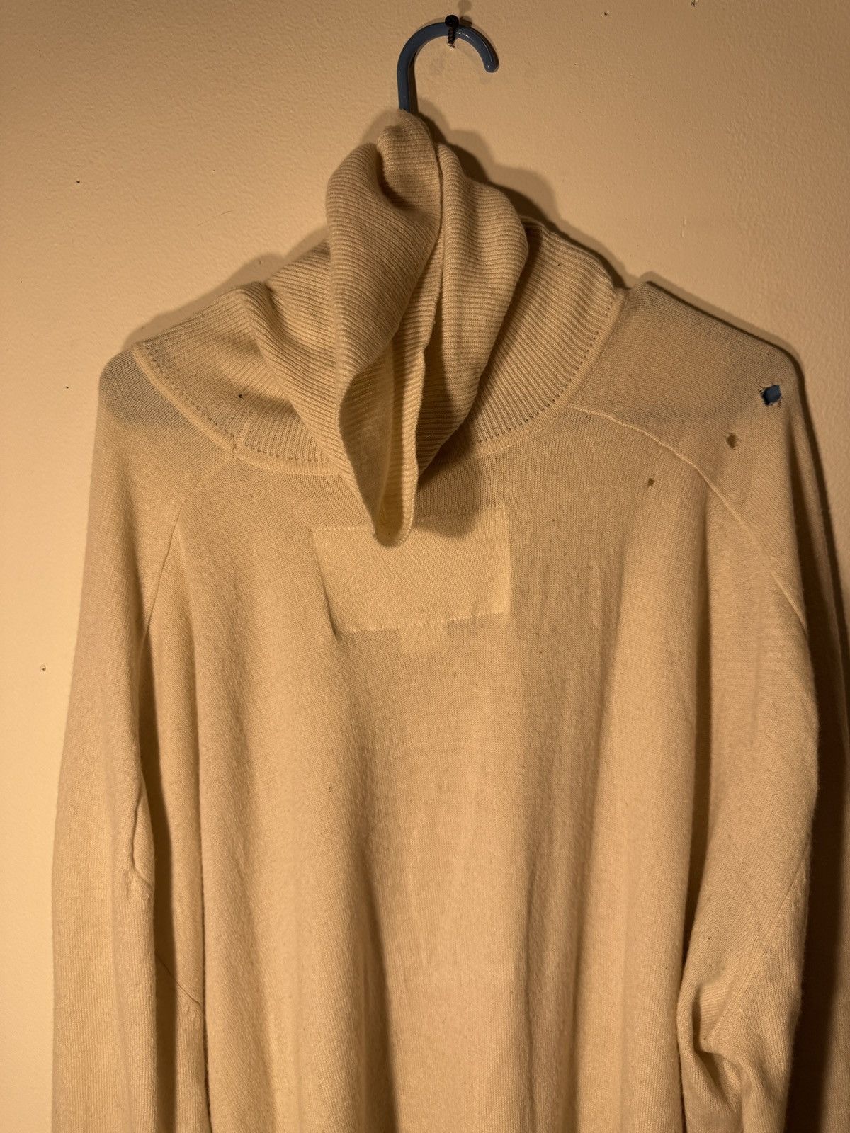 H&M × Maison Margiela Cream oversized turtlneck Size US XL / EU 56 / 4 - 5 Thumbnail