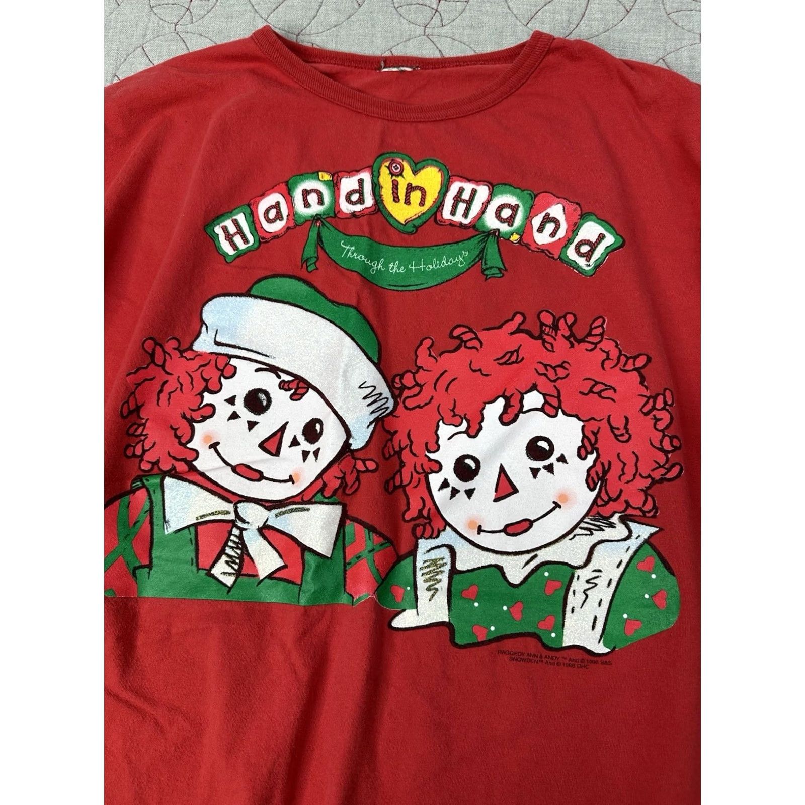 Vintage VINTAGE Friends Snowden & Friends Raggedy Ann Andy Shirt 1998 Hand in Hand One Size Red Womens Size ONE SIZE - 2 Thumbnail