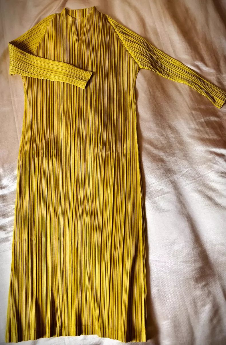 Issey Miyake Issey Miyake size:5 Yellow pleated dress Size XXS / US 00 / IT 34 - 1 Thumbnail