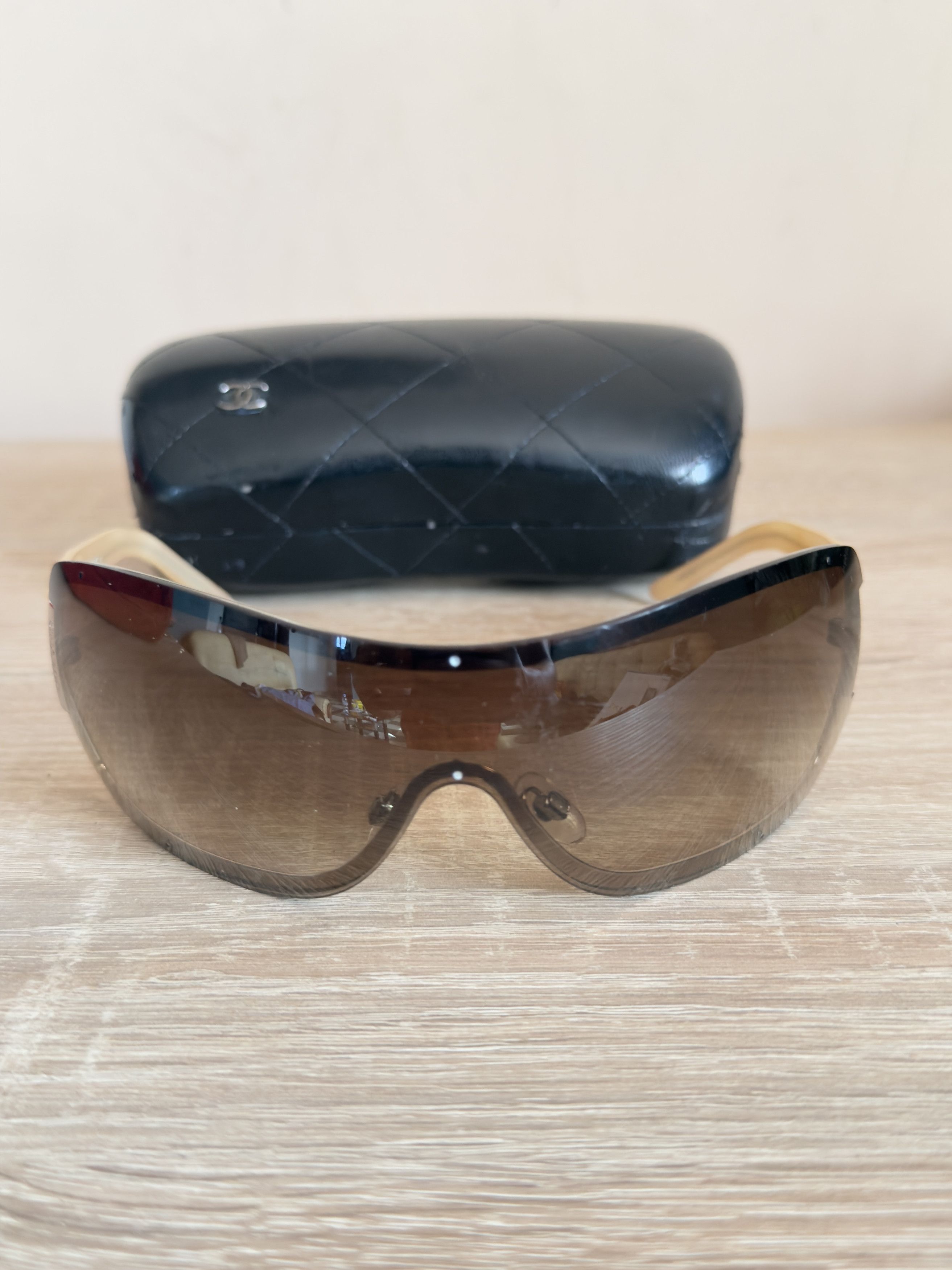 Chanel 🔥 Chanel vintage sunglasses mask cream glossy Size ONE SIZE - 1 Thumbnail