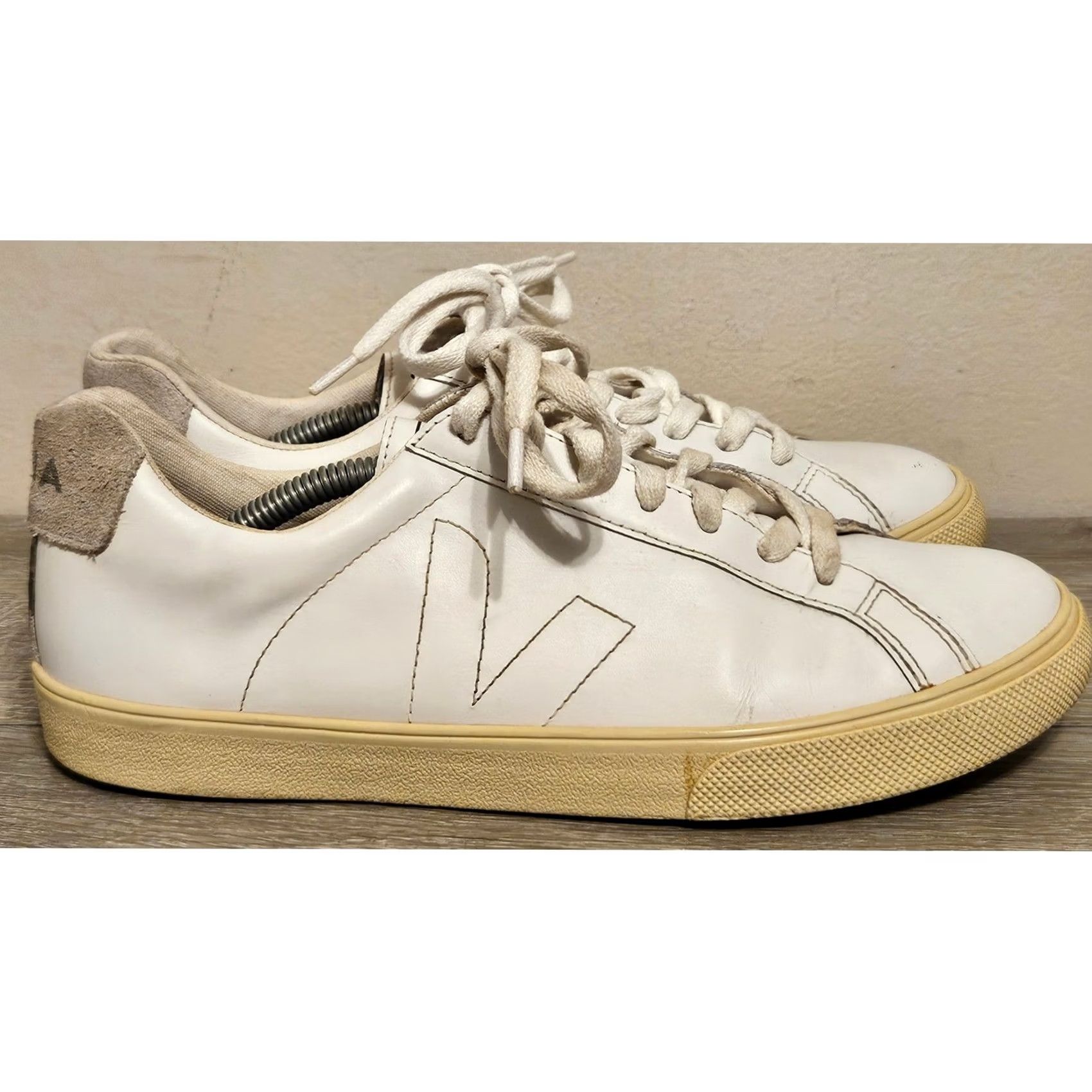 Veja VEJA Shoes Womens Size 8 White Leather Casual Low Top Sneaker Size M / US 6-8 / IT 42-44 - 2 Thumbnail
