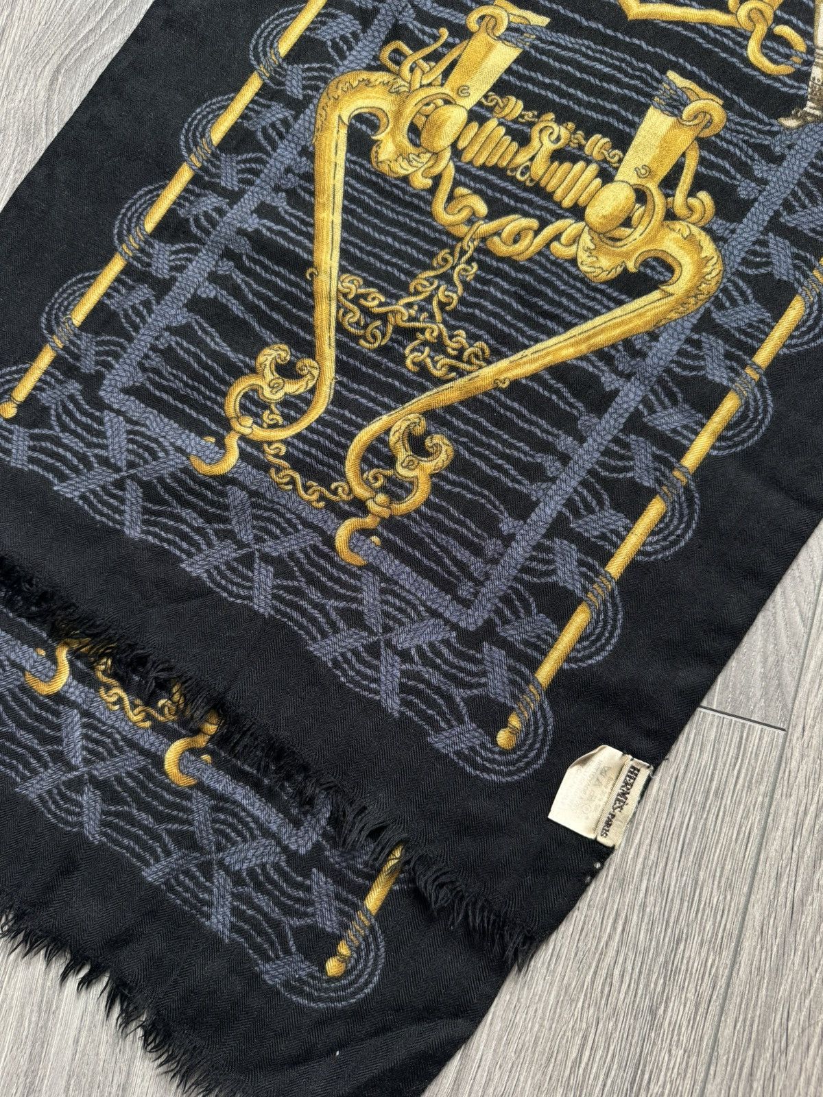 Hermes Hermès Les Cavaliers d'or Black/Gold Cashmere/Silk scarf OS Size ONE SIZE - 11 Thumbnail