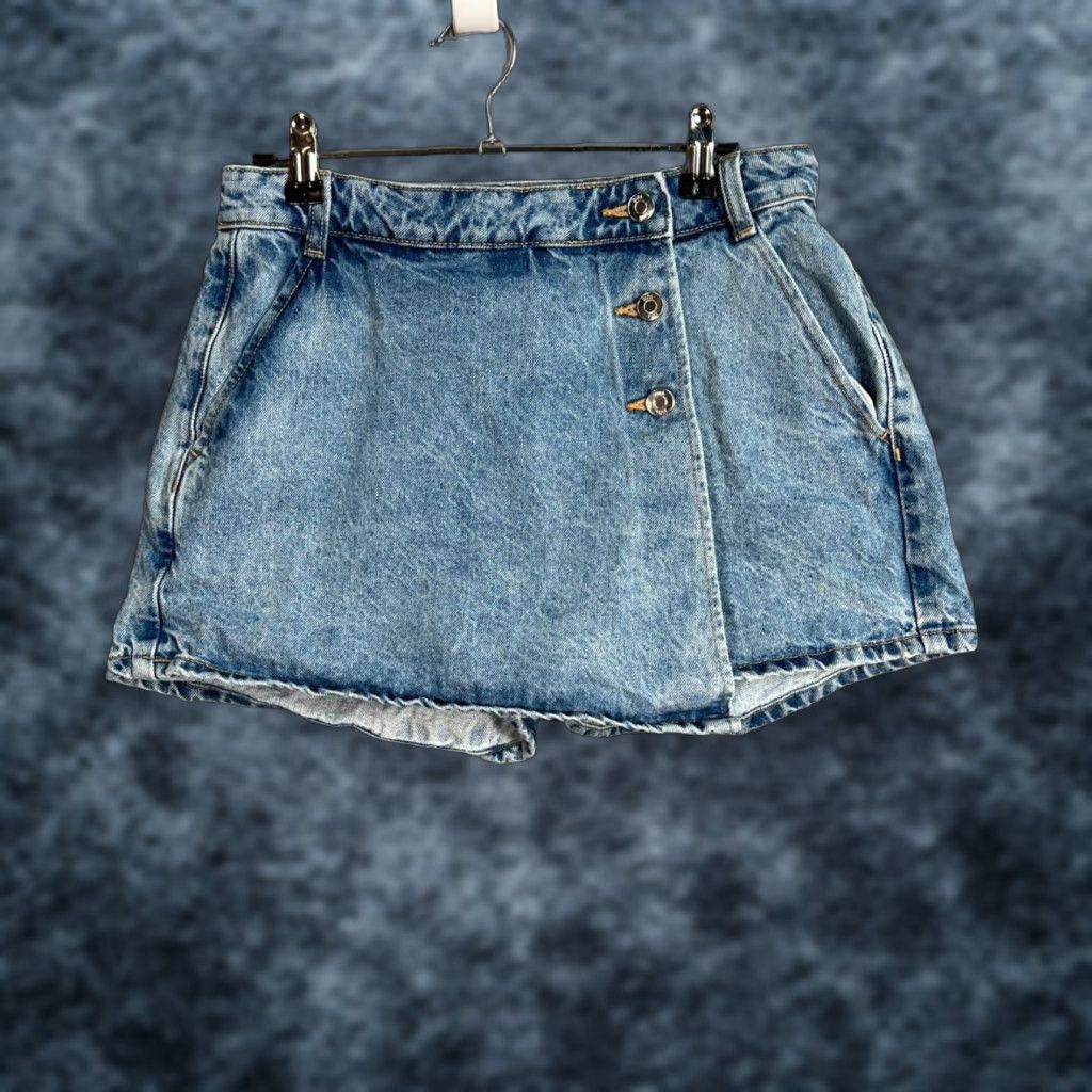 Zara ZARA Womens Shorts Denim High-Waisted Button Detail Pockets XS Blue Adult Womens XS Regular Fit / Skort Style Summer Casual Capable of Inseam 2in Size 26" / US 2 / IT 38 - 1 Thumbnail