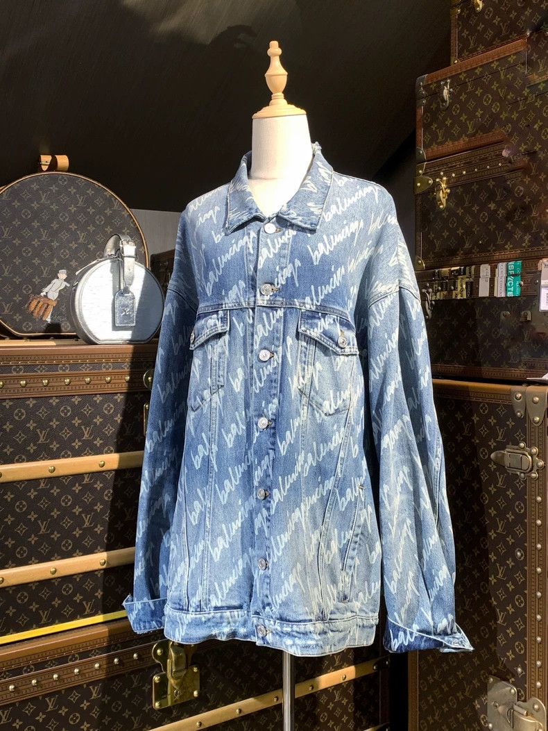 Balenciaga Balenciaga Blue washed full print denim jacket Size US L / EU 52-54 / 3 - 1 Thumbnail
