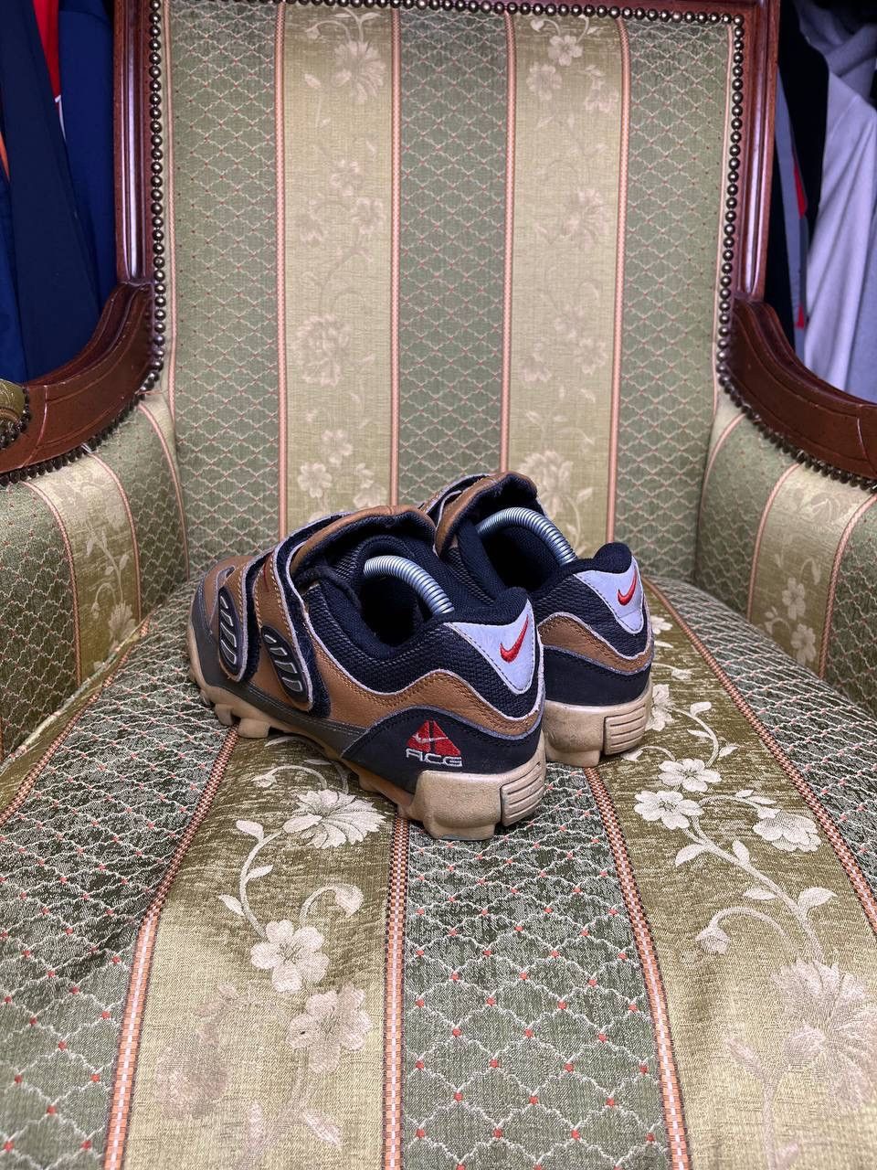Japanese Brand × Nike ACG × Vintage Vintage Nike ACG Archival Outdoor Sneakers EUR 44 Size US 10 / EU 43 - 4 Thumbnail