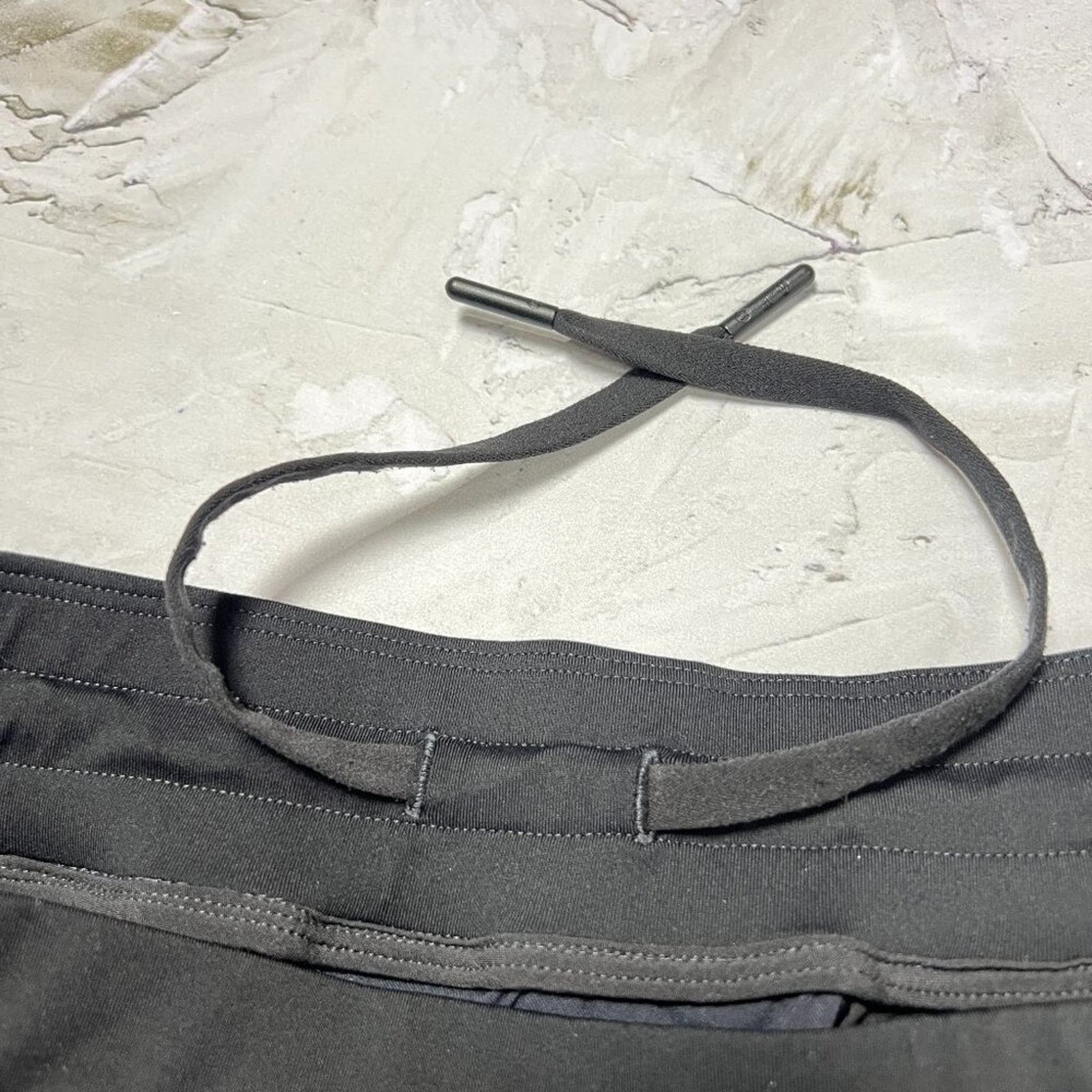 Lululemon Lululemon Great Wall Pant 32" SIZE M Black Gray Lightweight Size US 32 / EU 48 - 5 Thumbnail