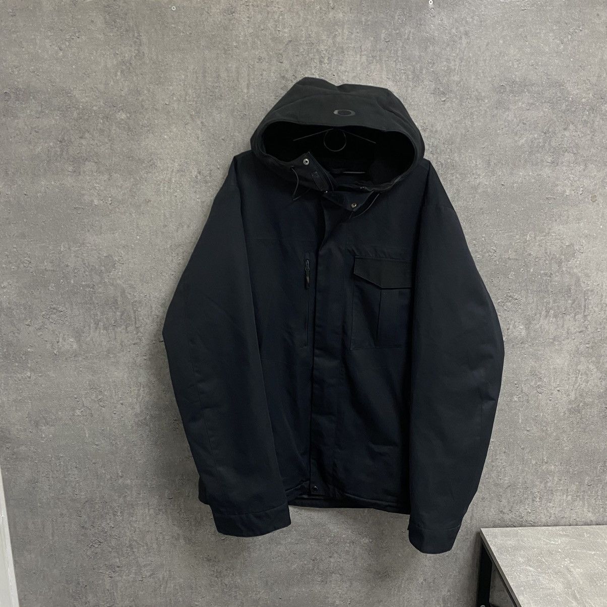 Oakley Vintage Oakley Jacket Black Gorpcore Y2K Size US L / EU 52-54 / 3 - 1 Thumbnail