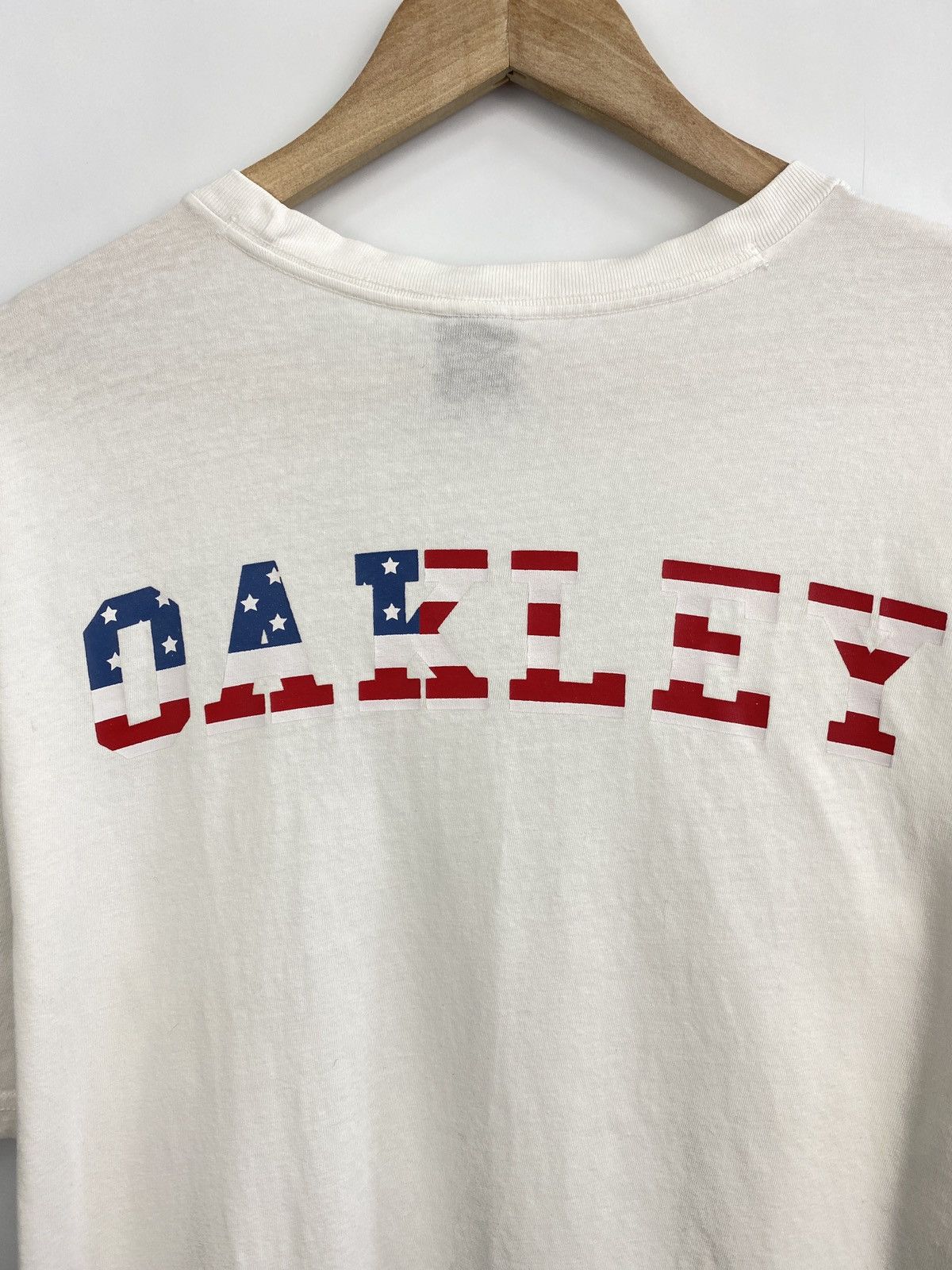 Oakley × Vintage 🇺🇸 Vintage Y2K Oakley USA Logo T-Shirt Rare Retro Hype Size US XL / EU 56 / 4 - 4 Thumbnail