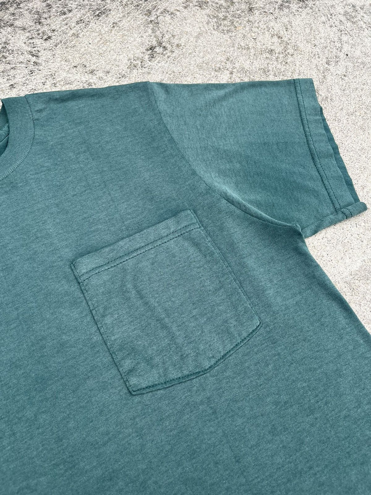 Vintage Vintage 70’s Fruit of the Loom Blank Faded T-Shirt Size US M / EU 48-50 / 2 - 3 Thumbnail
