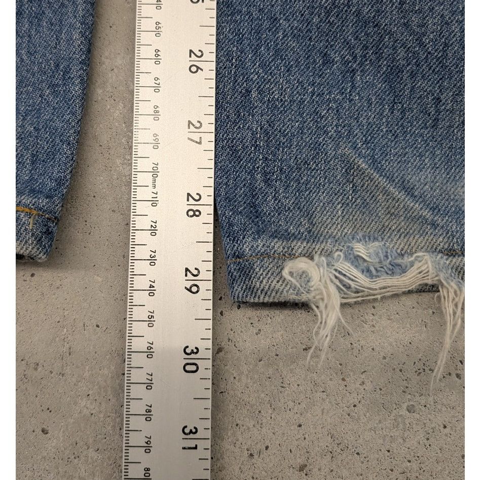 Levi's × Vintage Vintage Levis 550 Relaxed Fit washed blue denim jeans Size US 39 - 6 Thumbnail