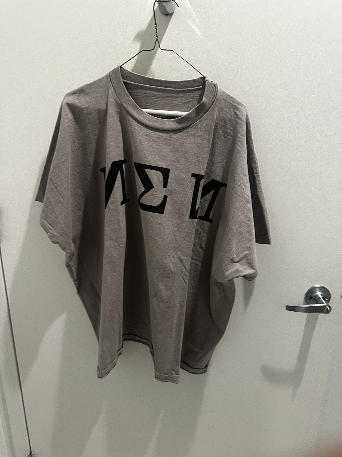 Yeezy Yeezy Box Tee Size US XL / EU 56 / 4 - 1 Thumbnail