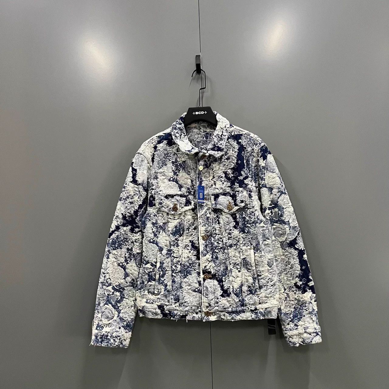 Louis Vuitton LV floral print denim jacket 50 Size US M / EU 48-50 / 2 - 1 Thumbnail