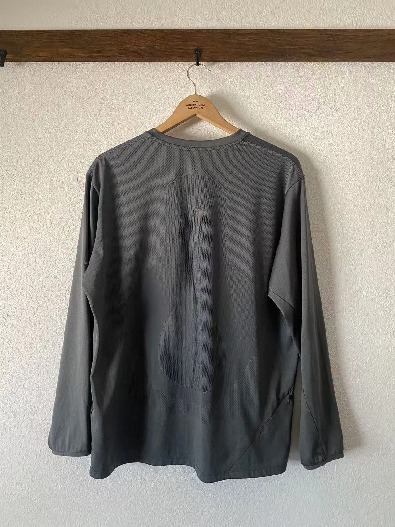 Nike GYAKUSOU グレー Tシャツ GYAKUSOU（ギャクソウ）の「NIKE（ナイキ） GYAKUSOU DRI-FIT