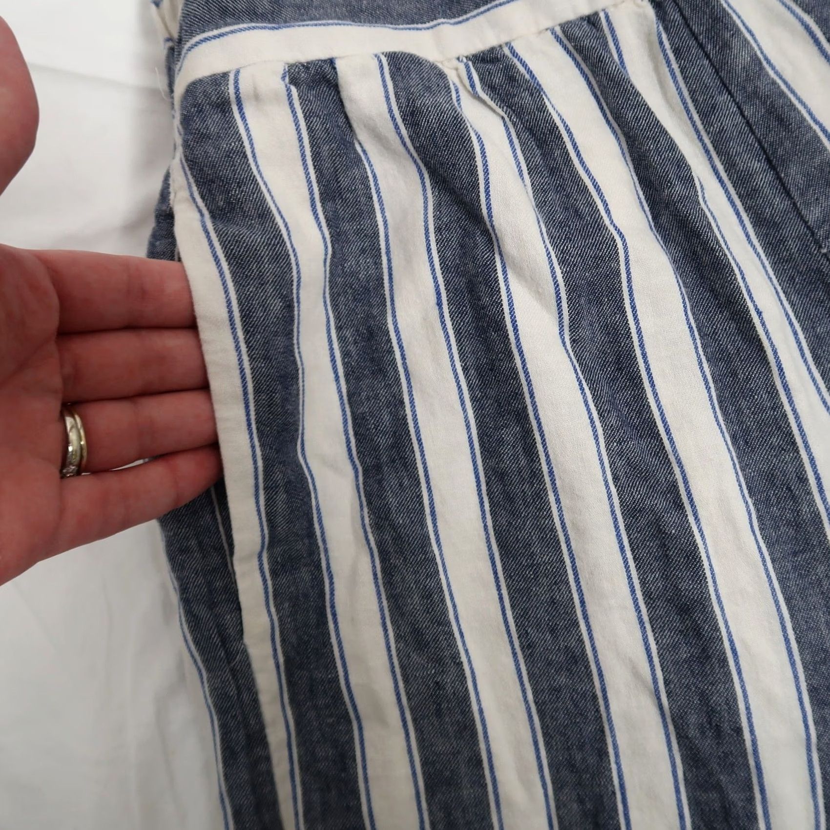 Madewell Madewell Navy Blue and Cream Stripe Wide Leg Crop Culotte Pants S Women's Casual Cotton Linen Striped Pockets Elastic Back Waist 19in Inseam Size 28" / US 6 / IT 42 - 6 Thumbnail