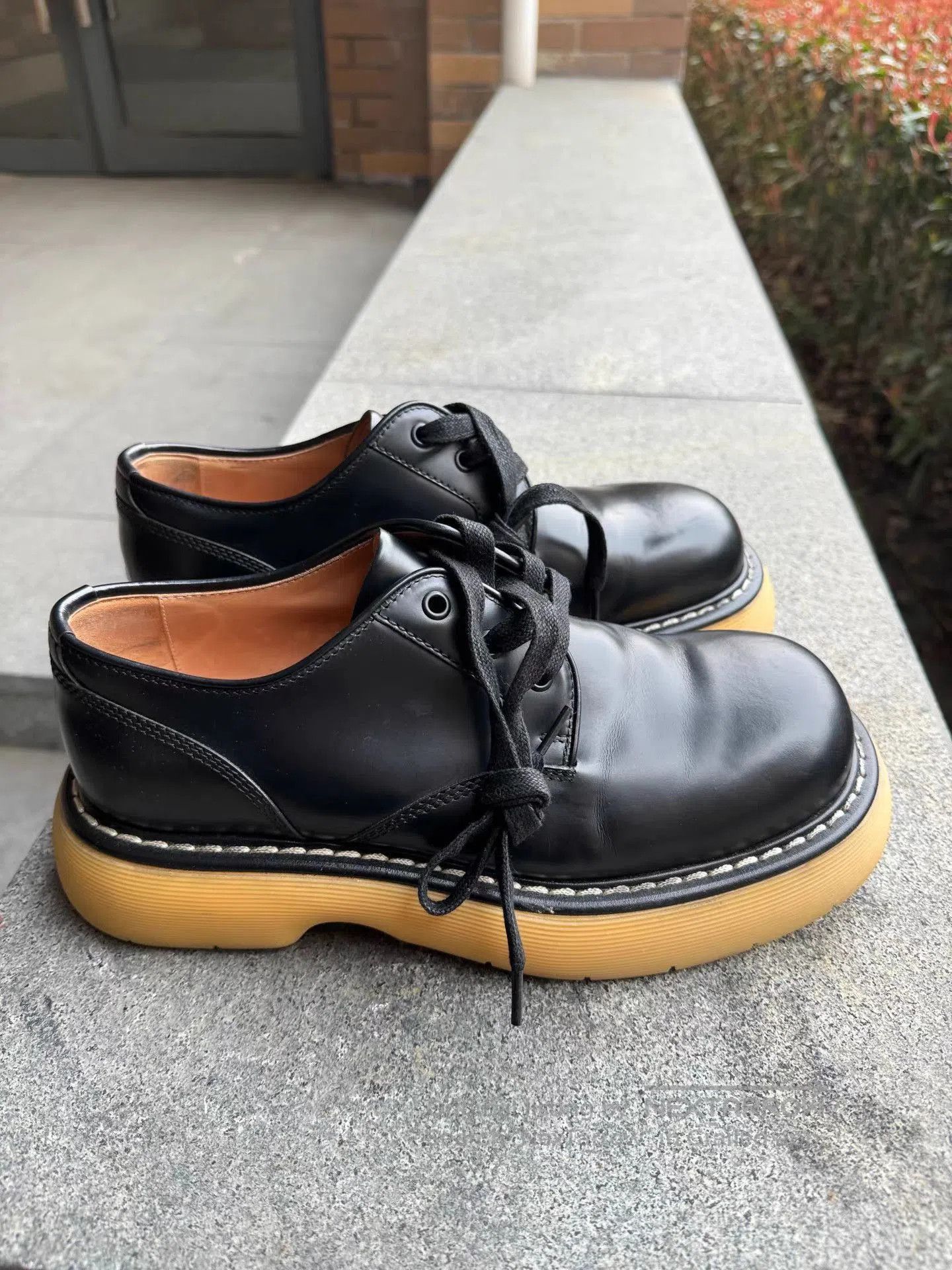 Bottega Veneta Black Leather Lace. Size US 8 / EU 41 - 3 Thumbnail